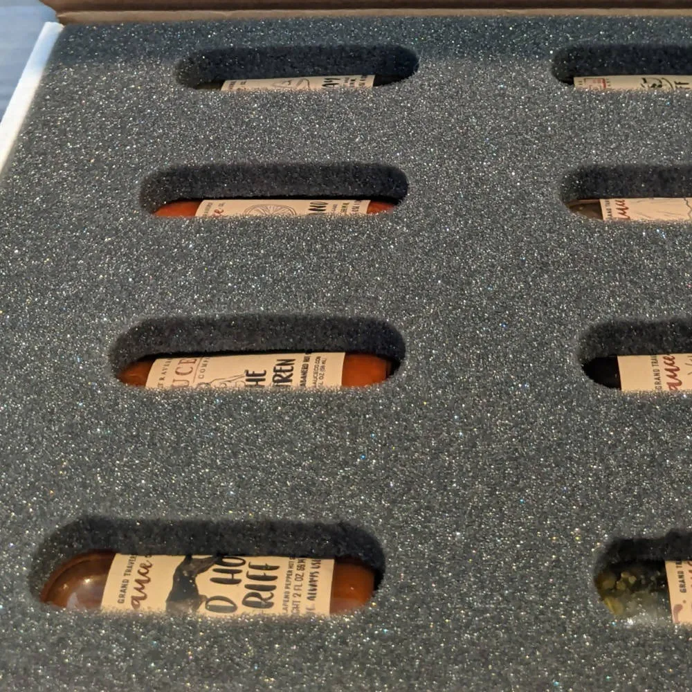 2oz Sauces - Gift Box (8 Bottles)