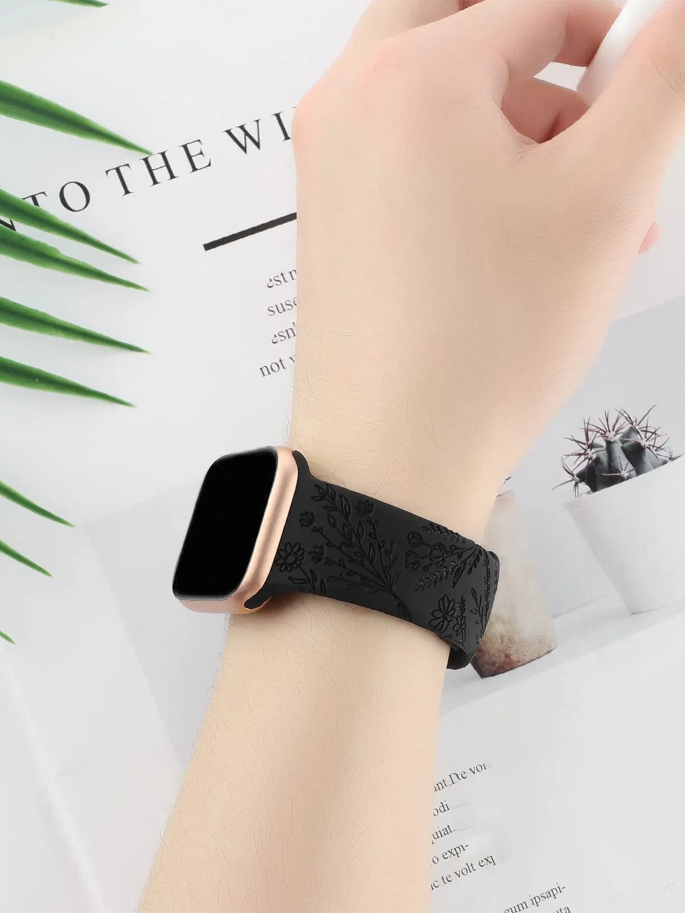 2pcs Flower Embossed  Watchband - Multicolor