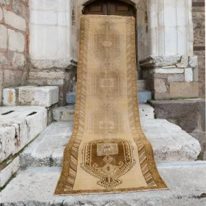 4902 Handwoven Vintage Rug 3'10x12'4