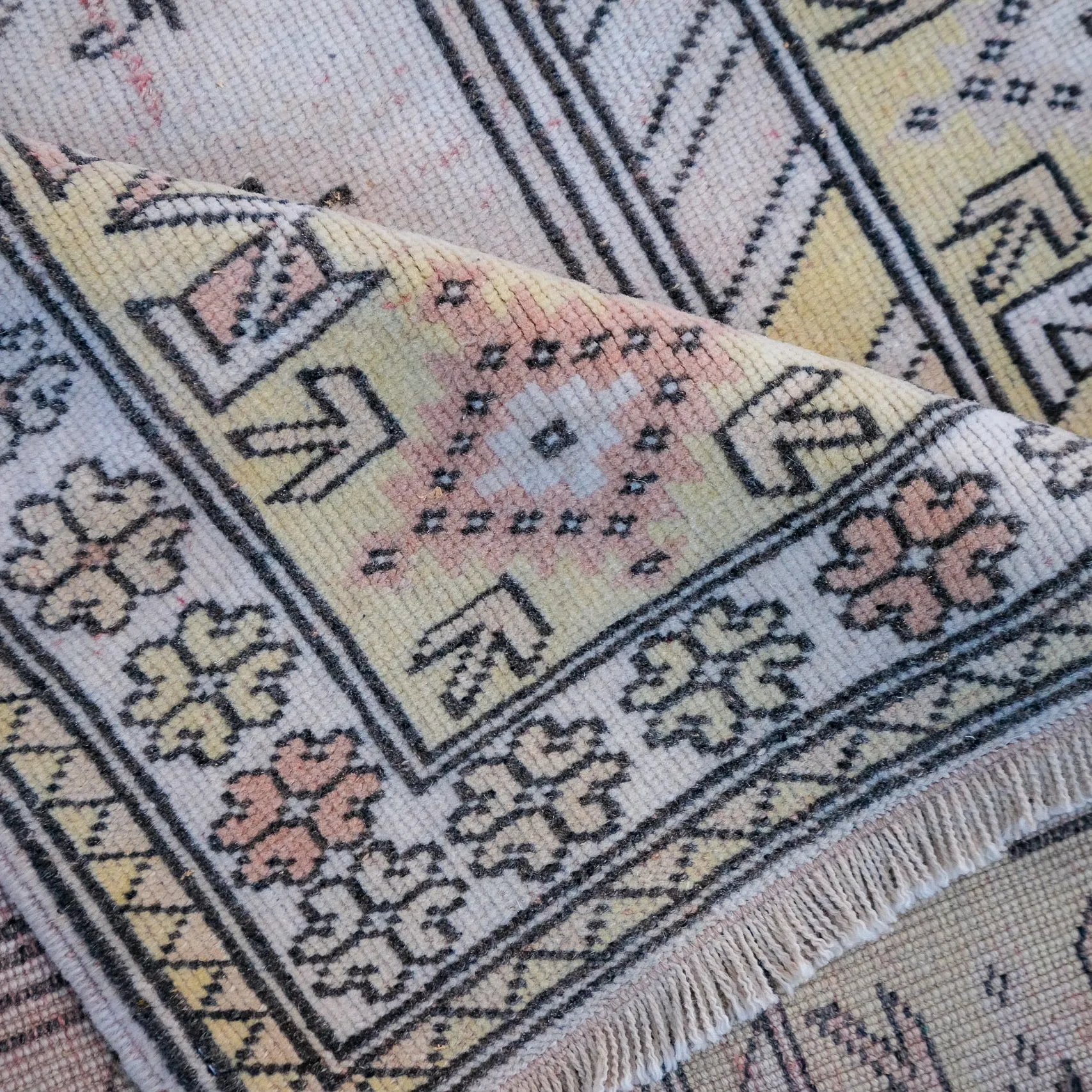 4958 Handwoven Vintage Rug 4'1x5'10