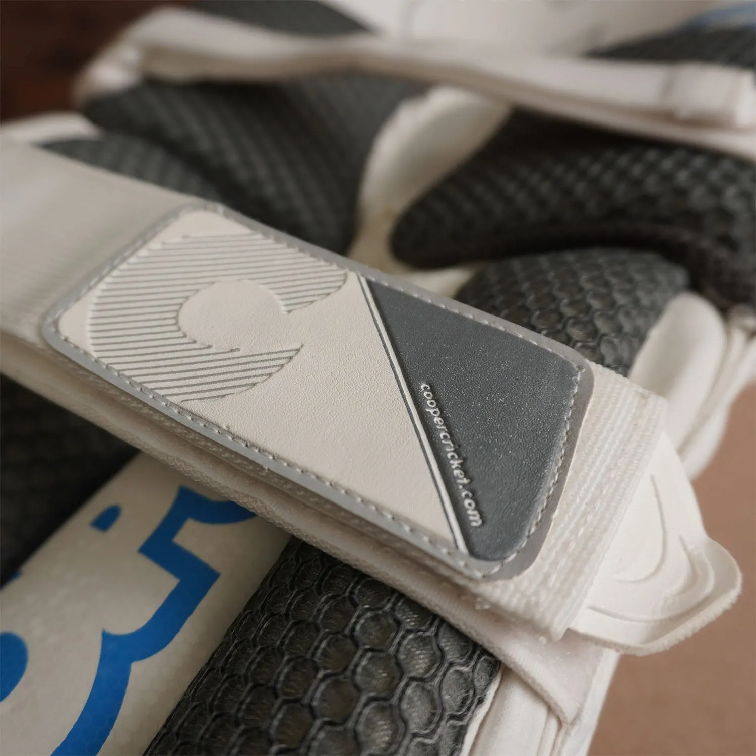 AM9 PADS - YOUTH