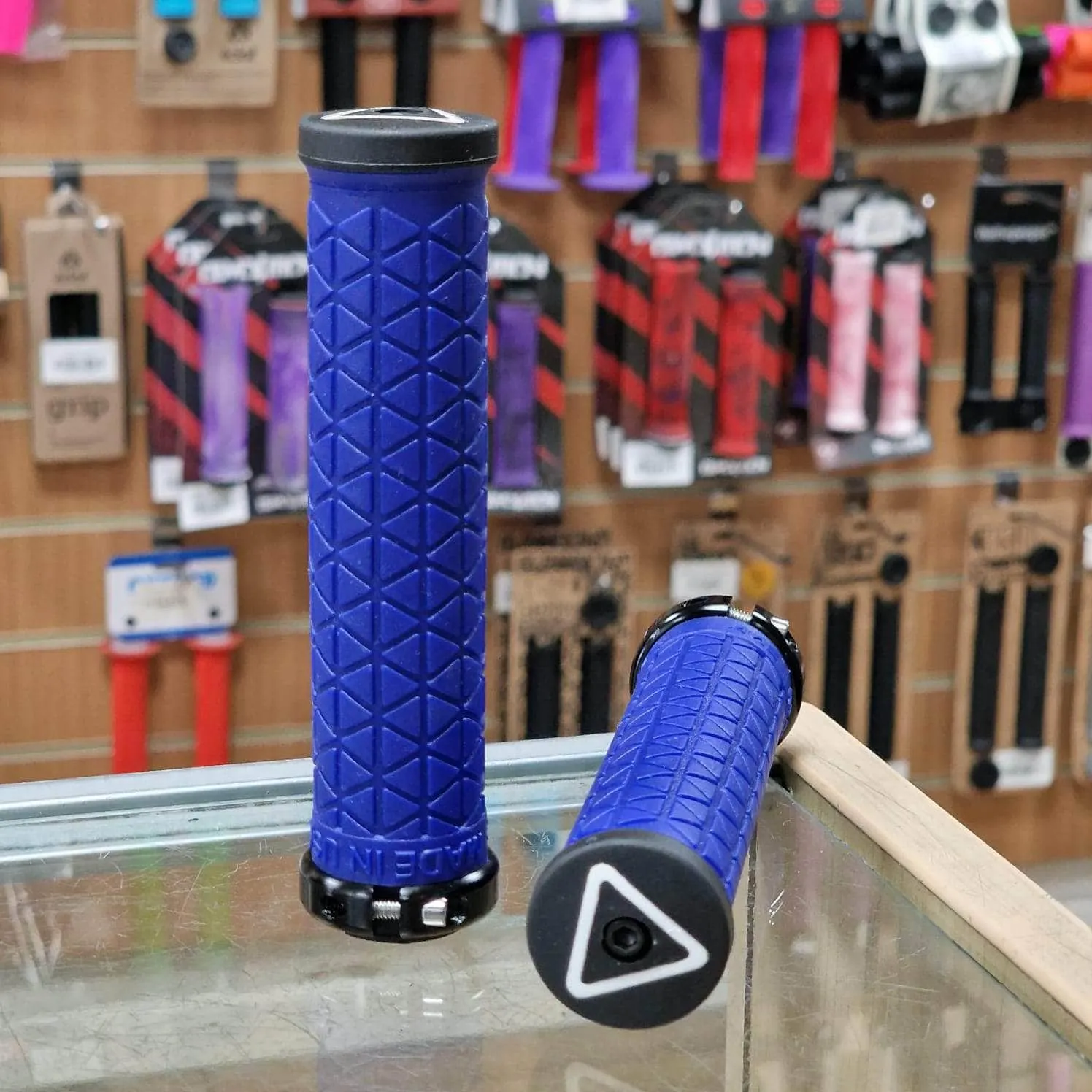 A'ME Pro Lock-On 1.2 Tri Grips