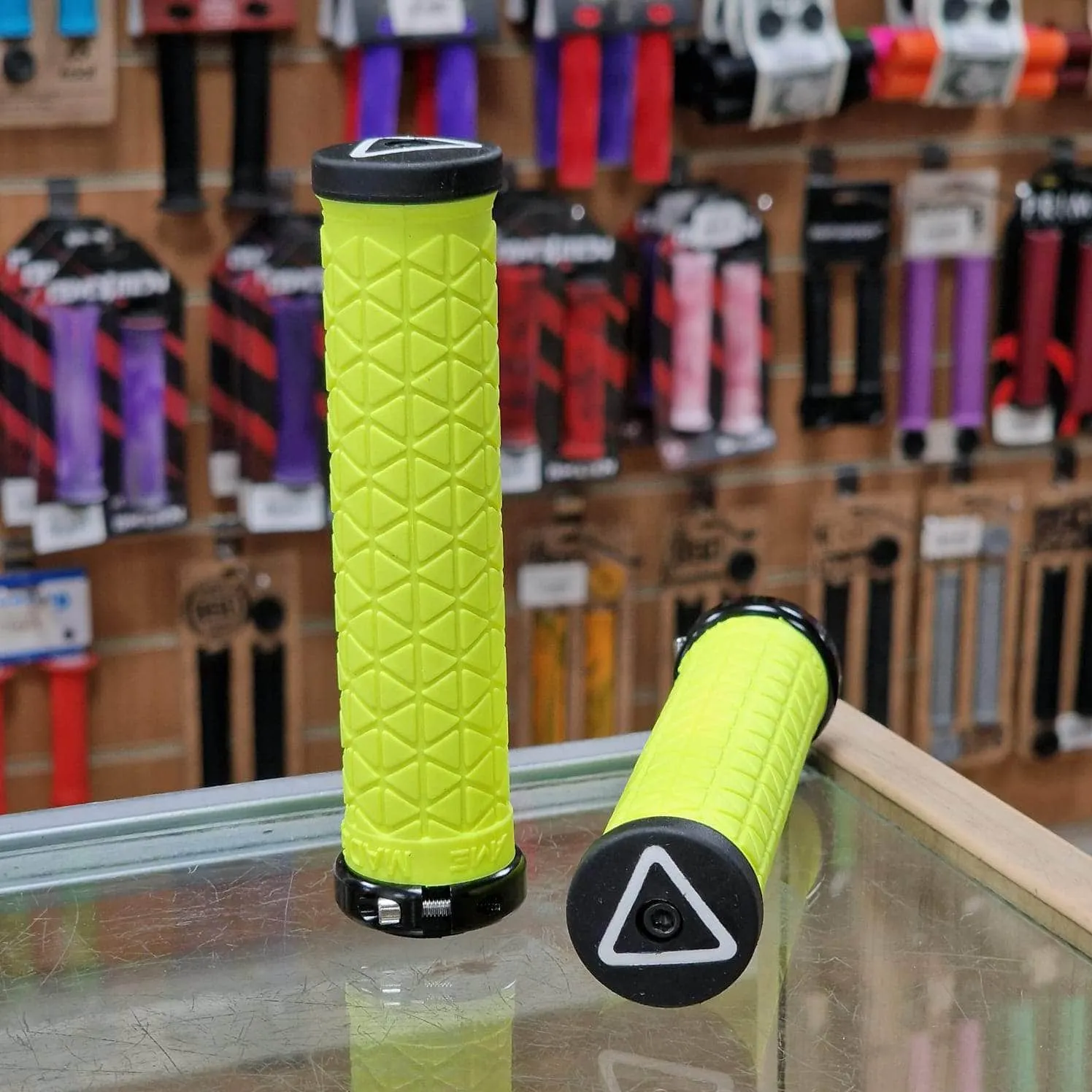 A'ME Pro Lock-On 1.2 Tri Grips
