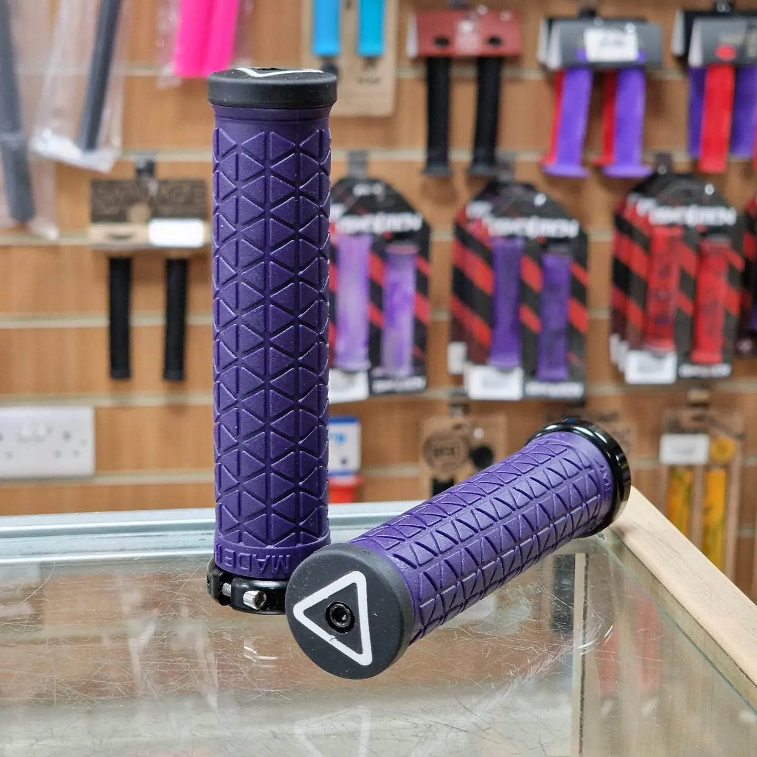A'ME Pro Lock-On 1.2 Tri Grips