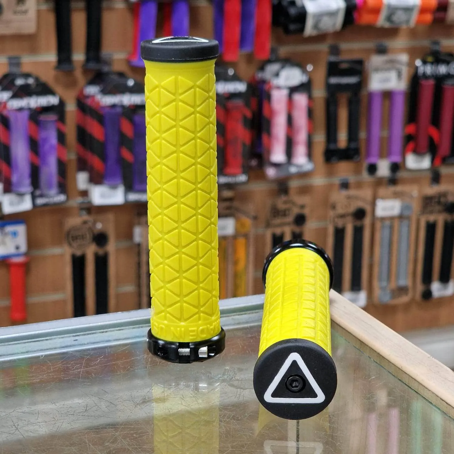 A'ME Pro Lock-On 1.2 Tri Grips