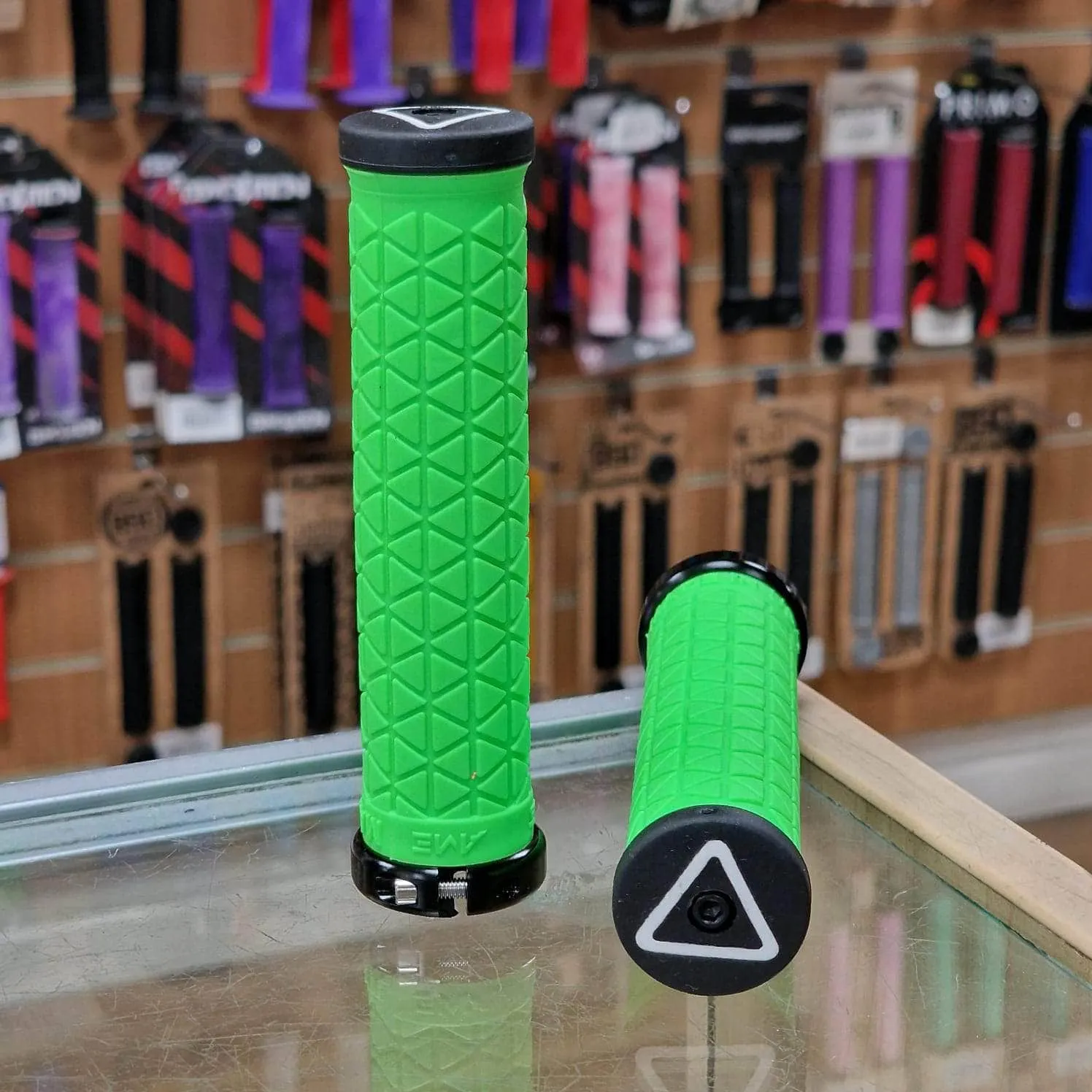 A'ME Pro Lock-On 1.2 Tri Grips