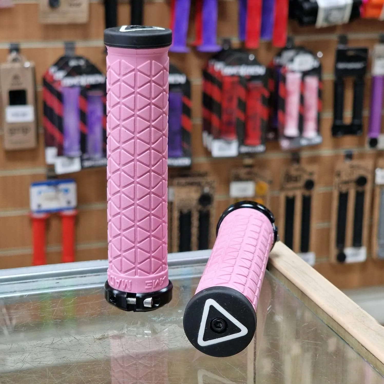 A'ME Pro Lock-On 1.2 Tri Grips