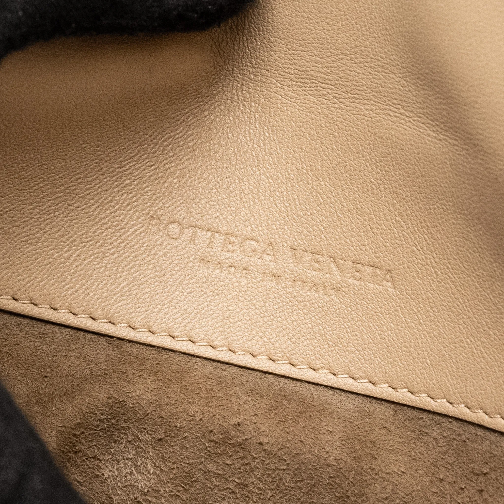 Bottega Veneta Top Handle Piazza Bag Nappa White/Beige/Light Brown Multicolour Hardware