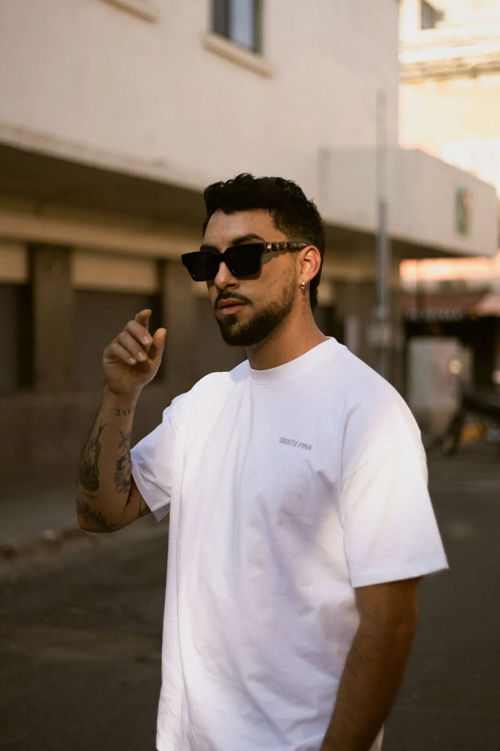 CLASSIC WHITE LOGO TEE