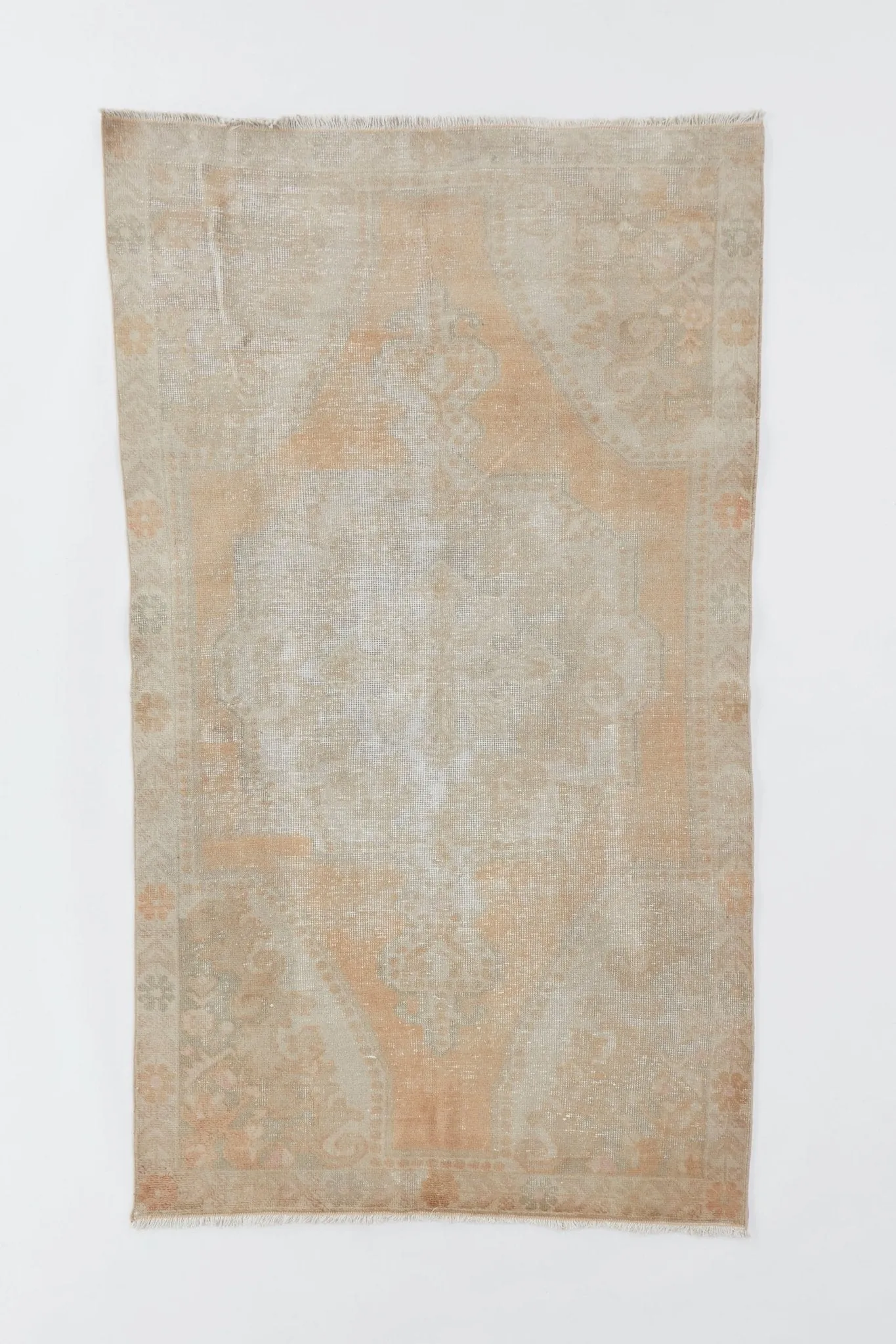 'Cressida' Vintage Rug - 4'2" x 7'6"