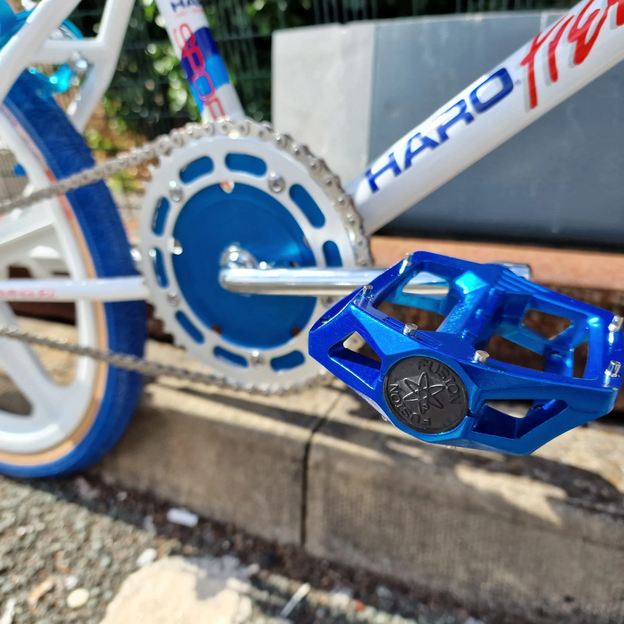 Darxide Crank Bottom Bracket and Haro Pedal Combo