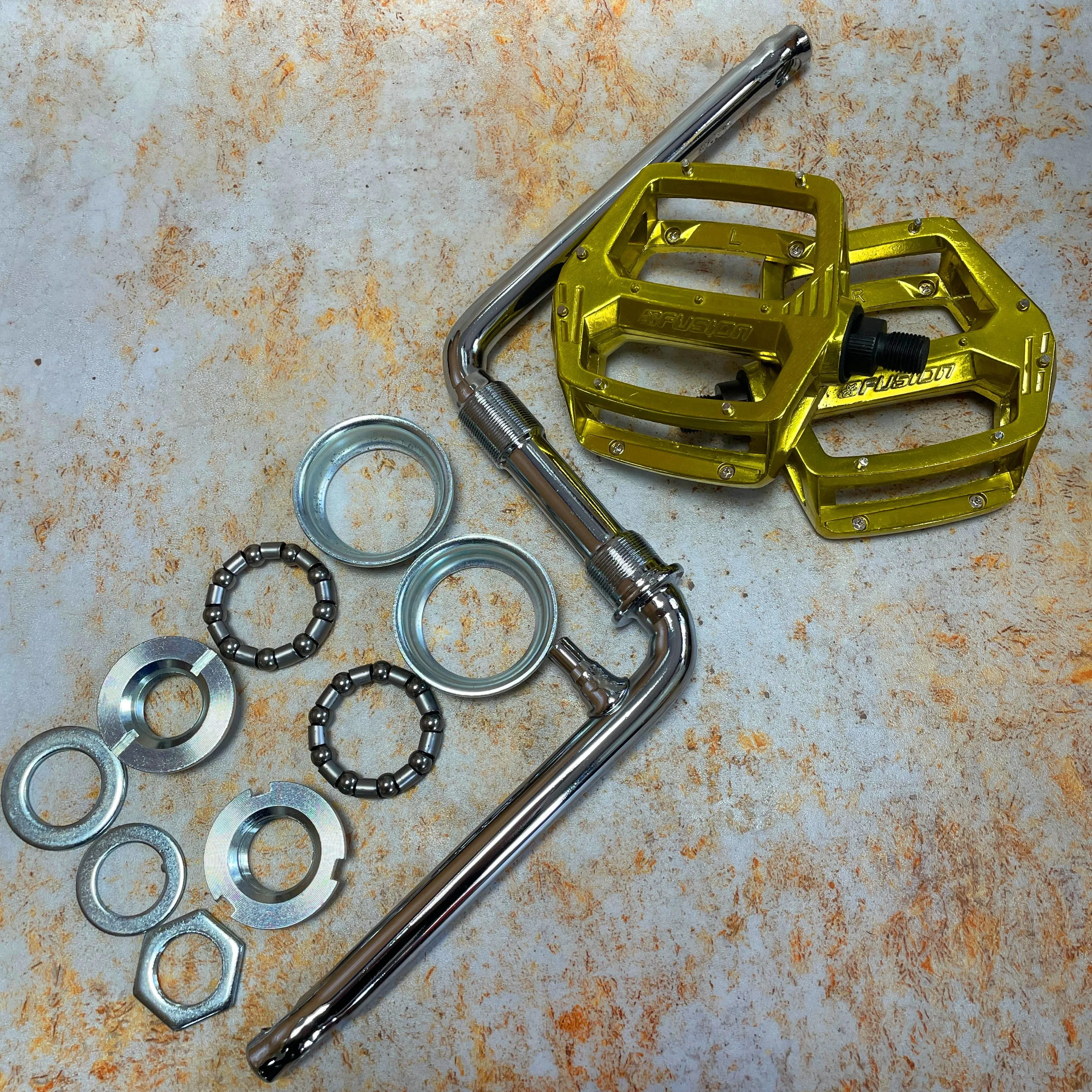 Darxide Crank Bottom Bracket and Haro Pedal Combo
