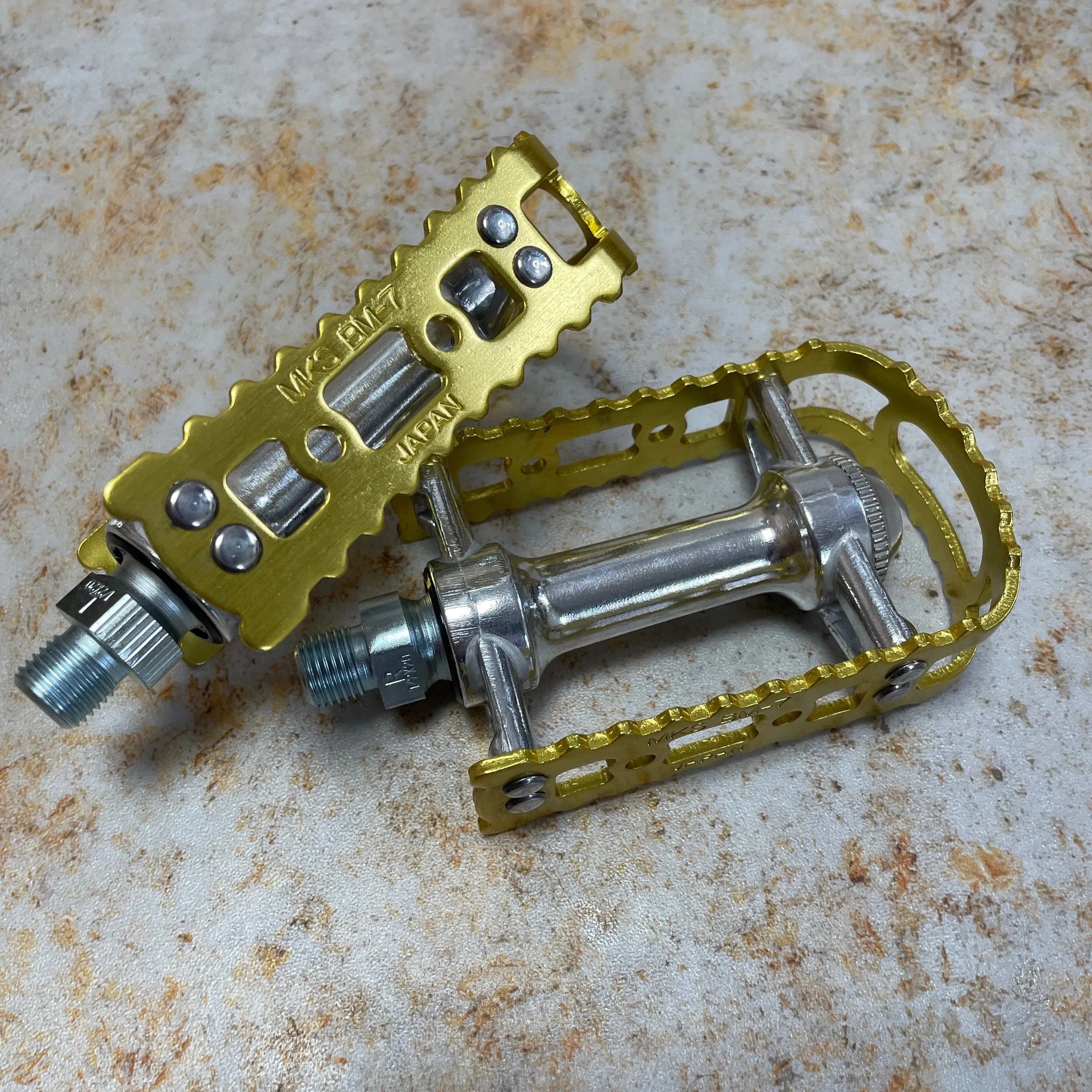 Darxide Crank Bottom Bracket and MKS Pedal Combo