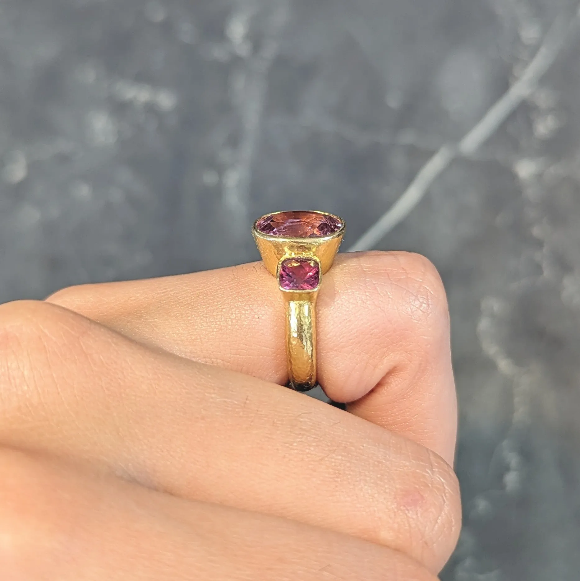 Elizabeth Locke Spinel Rhodolite Garnet 19 Karat Hammered Gold Gemstone Ring