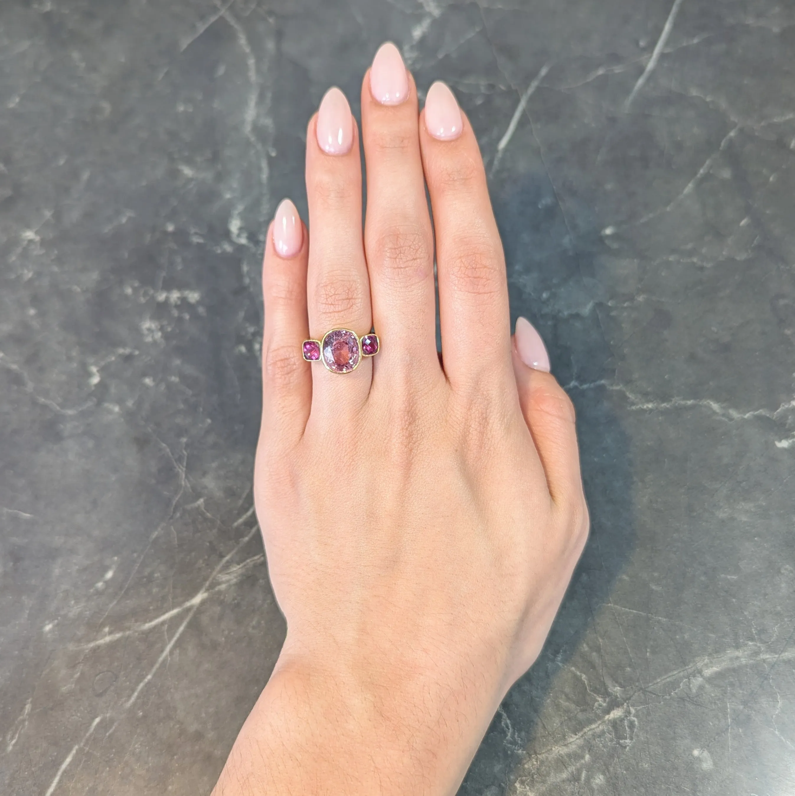 Elizabeth Locke Spinel Rhodolite Garnet 19 Karat Hammered Gold Gemstone Ring