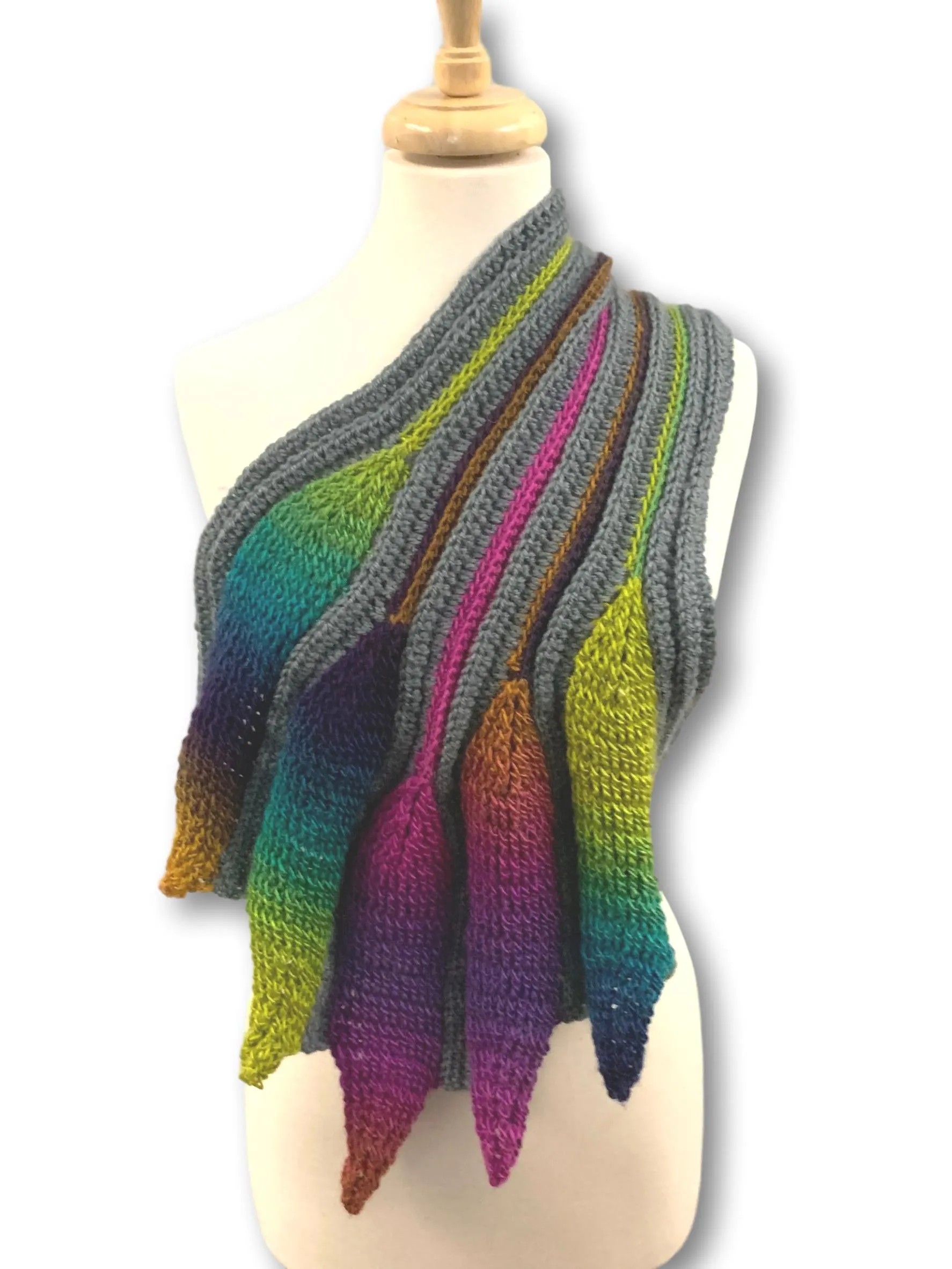 Embossed Phoenix Scarf Pattern PDF