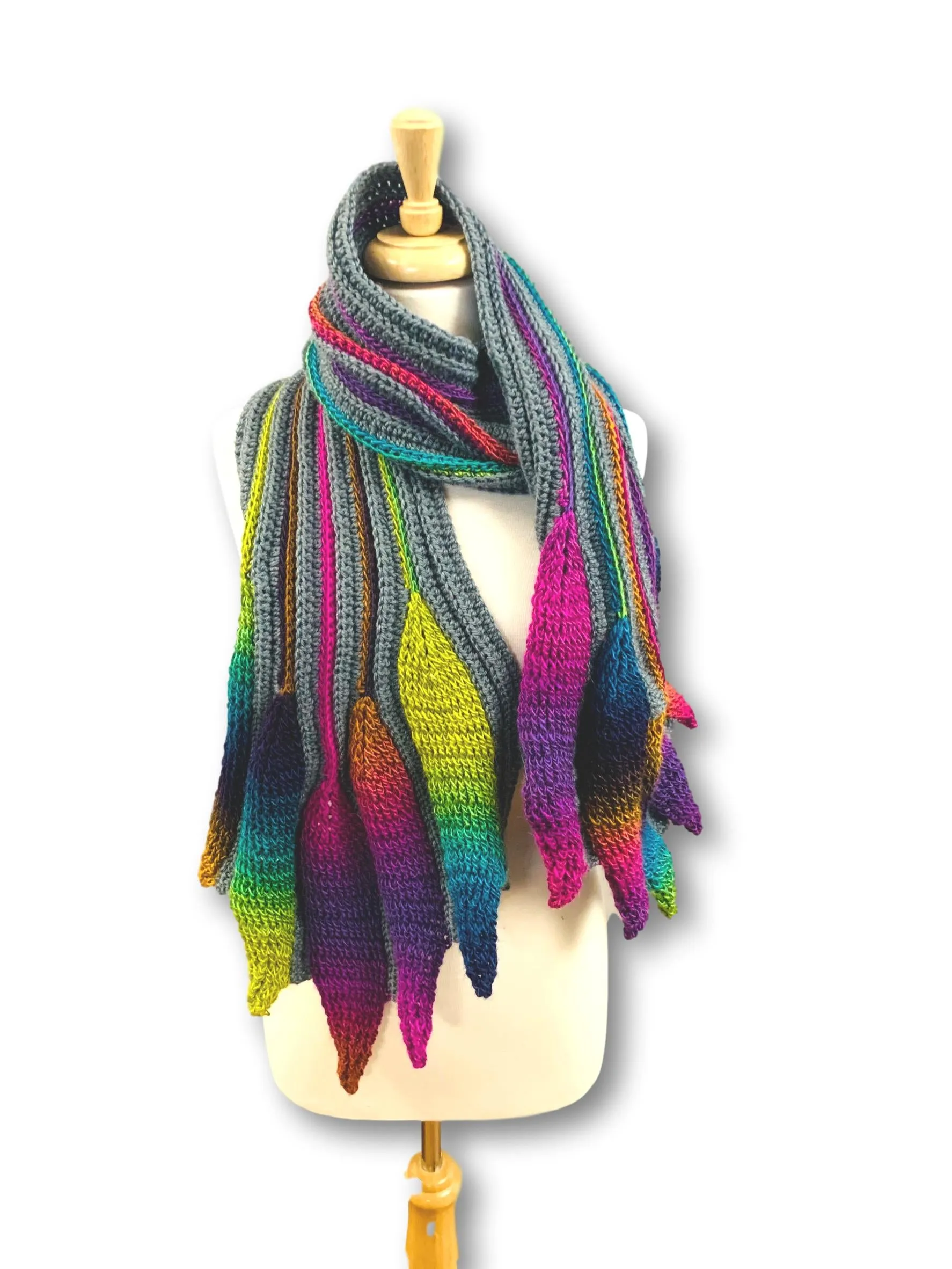 Embossed Phoenix Scarf Pattern PDF