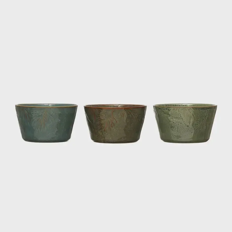EMBOSSED STONEWARE BOWL W/ PINE BOUGH