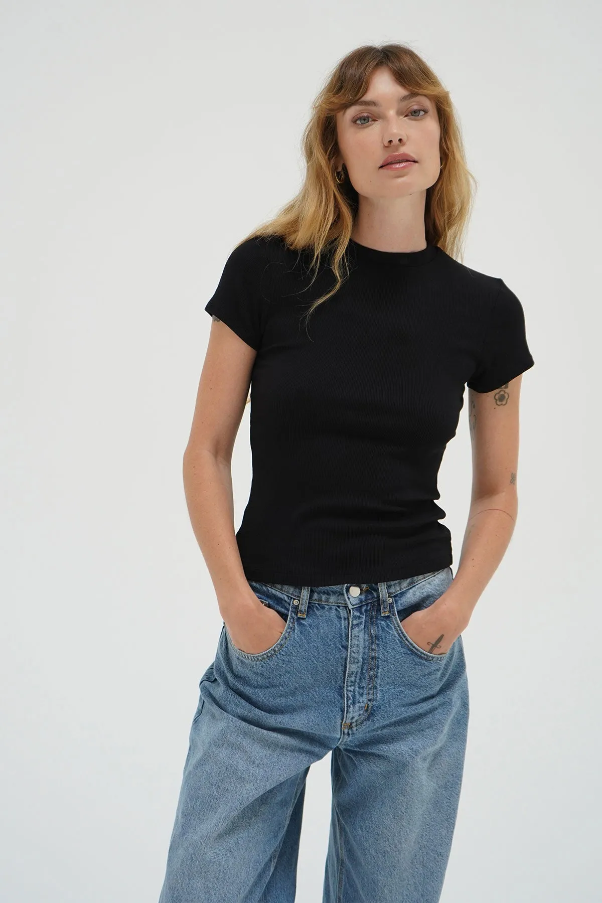 Fitted Ribbed Crew Tee - Black