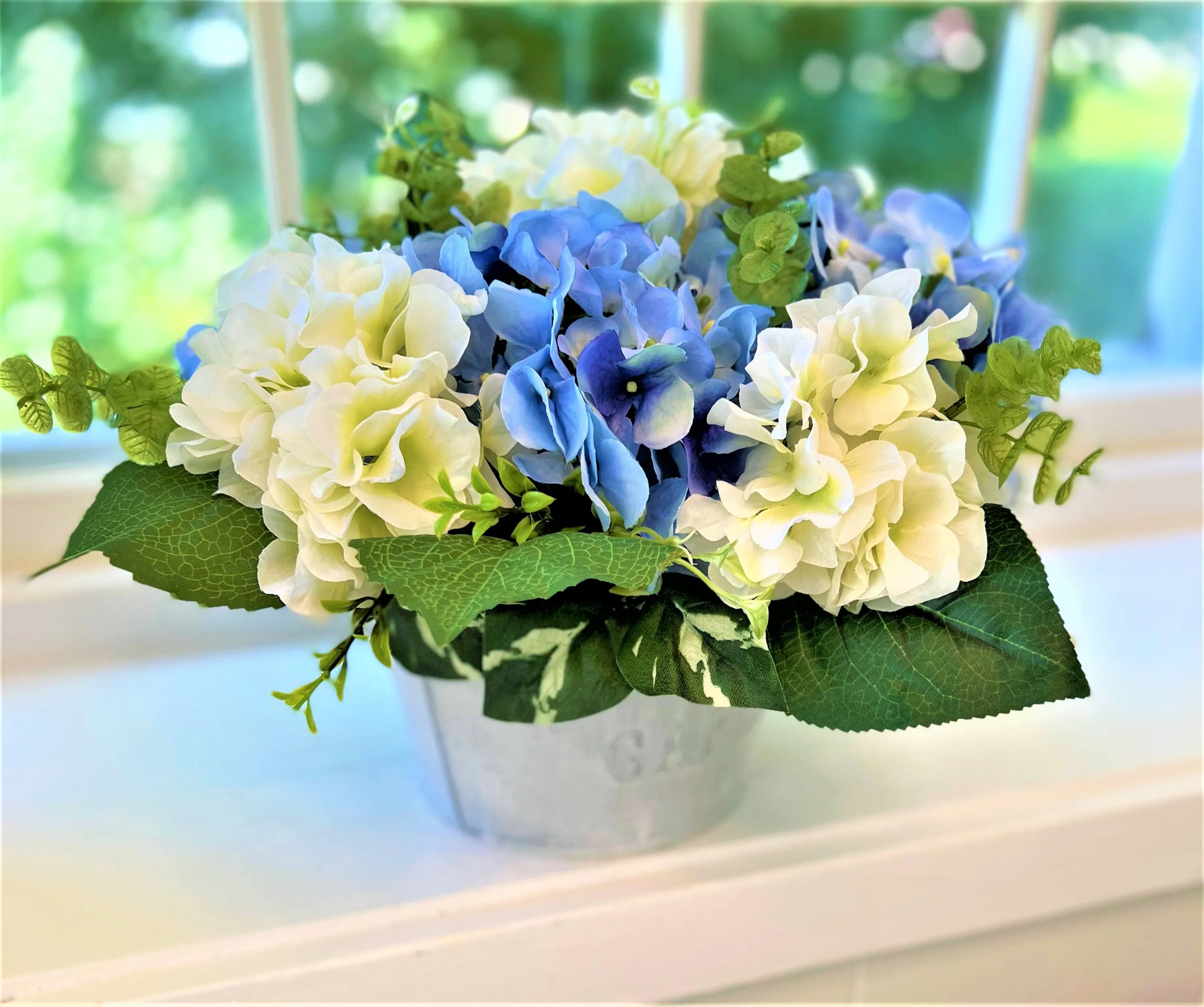 Garden Hydrangea Flower Arrangement 16" diameter