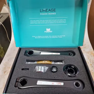 Haro Lineage Fusion Alloy Cranks with Bottom Bracket