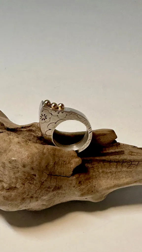 HOLLOW FORM STERLING SILVER RING WITH 14K BALLS MS229