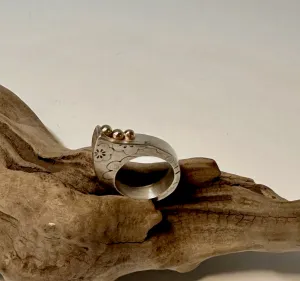 HOLLOW FORM STERLING SILVER RING WITH 14K BALLS MS229