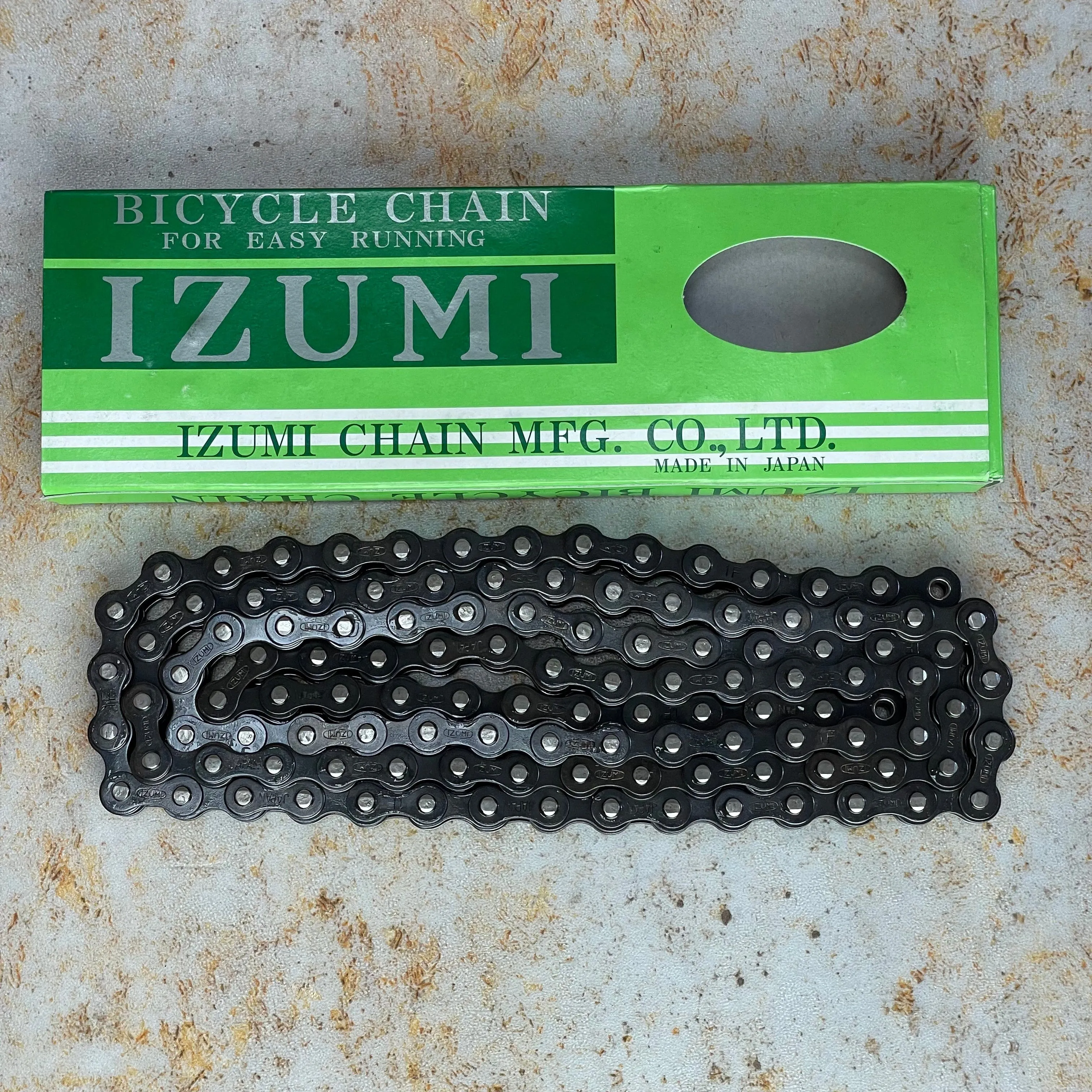 Izumi Standard 1/8" Chain Black