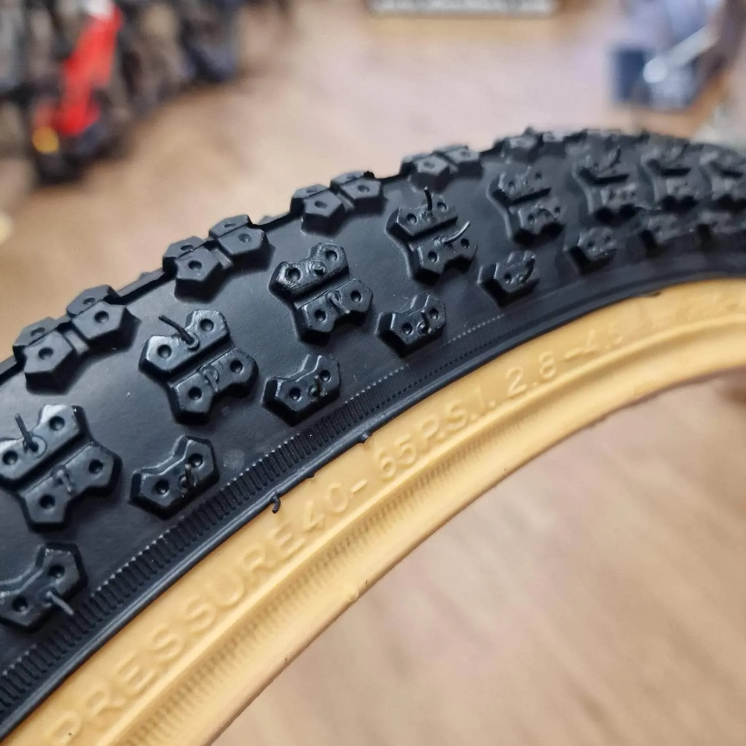 Kenda K50 Gumwall Comp III Tyre Pair with Tubes