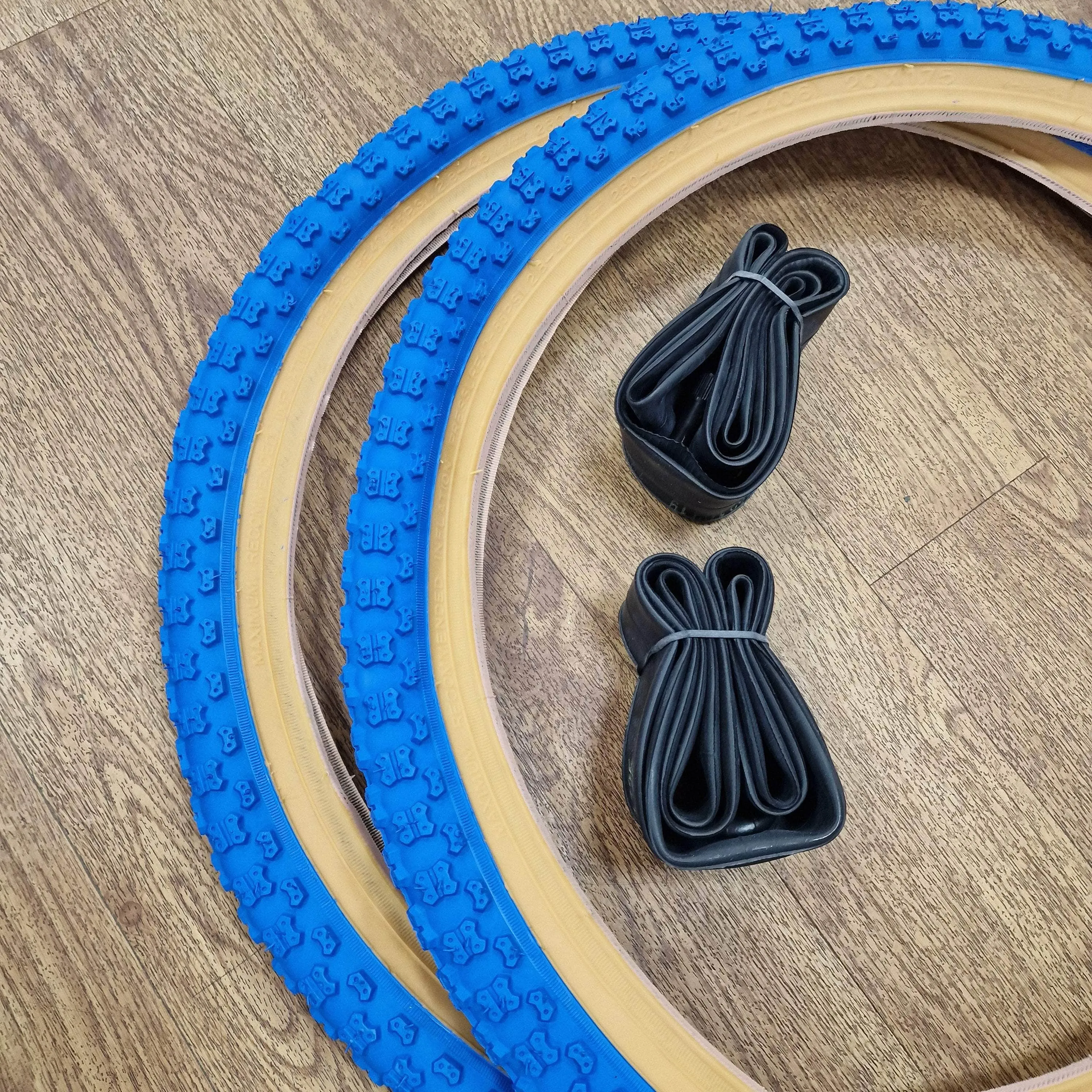Kenda K50 Gumwall Comp III Tyre Pair with Tubes