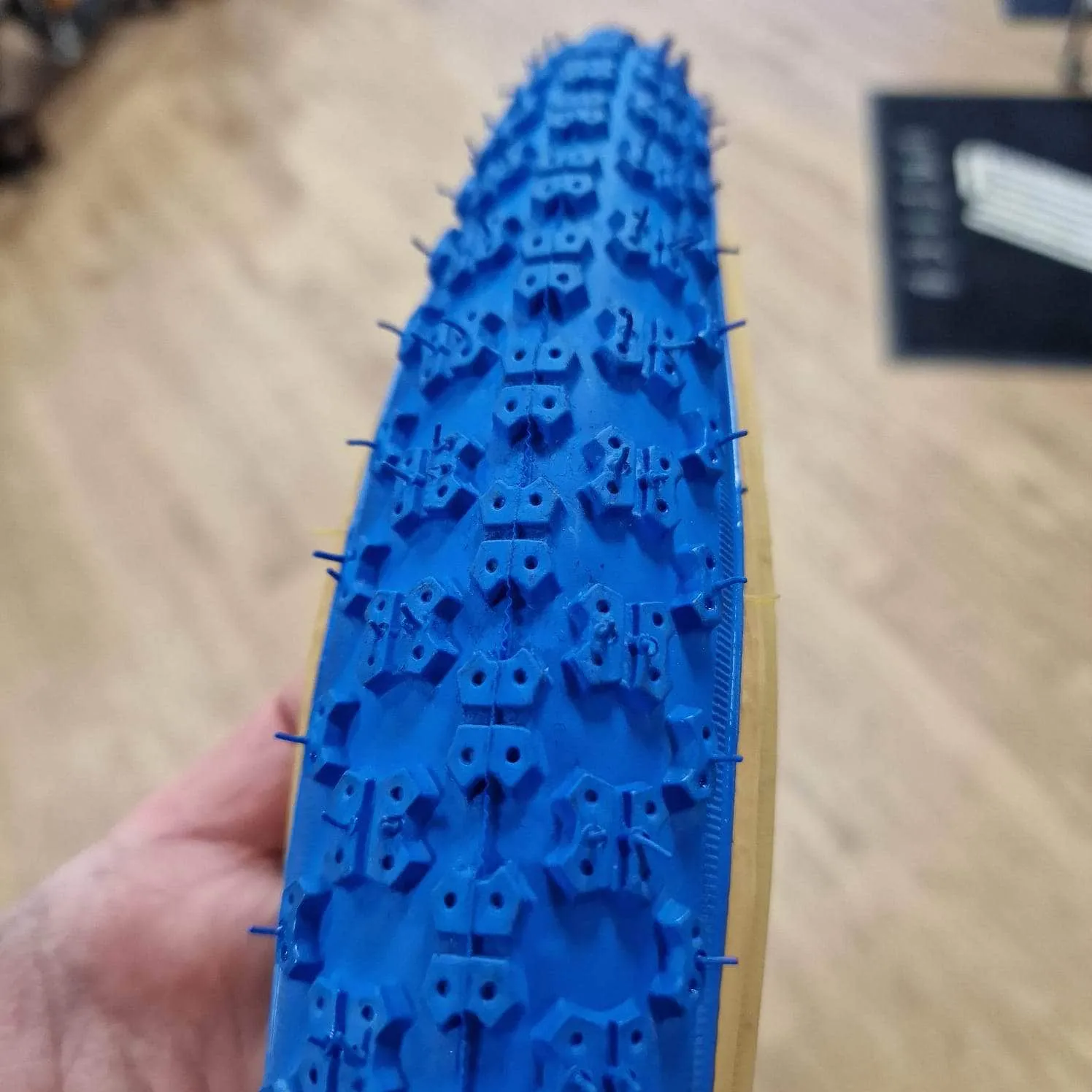 Kenda K50 Gumwall Comp III Tyre Pair with Tubes