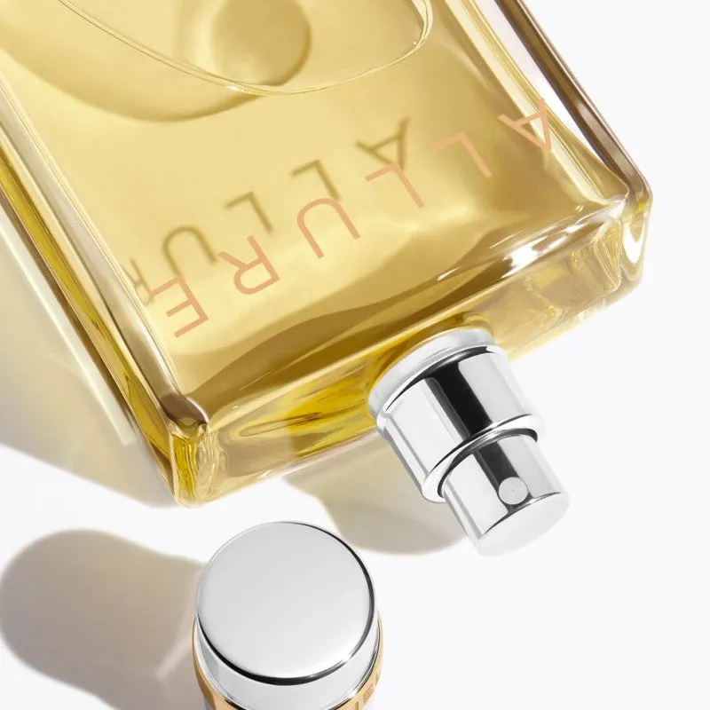 <strong> CHANEL <br> ALLURE </strong><br> Eau de Toilette