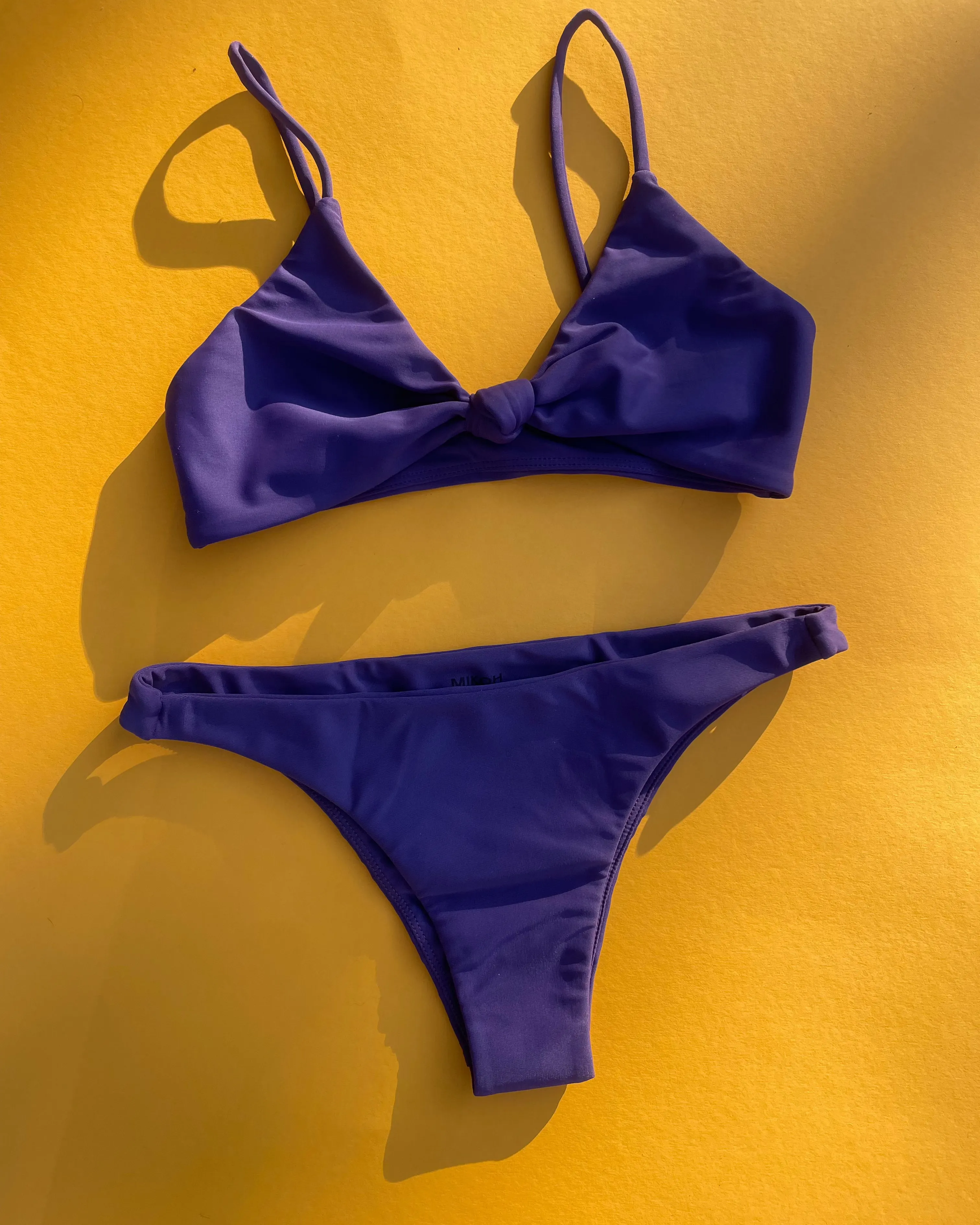 Mikoh: Kaloko 2 Knot Front Bikini Top - Aubergine