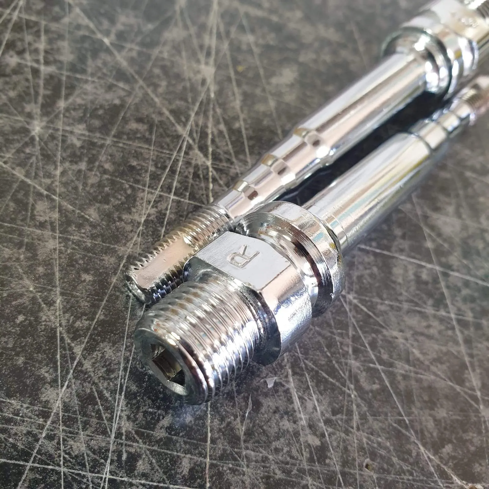 MKS BM-7 Pedal Spindles Pair