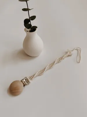 Neutral Twist Macrame Pacifier Clip