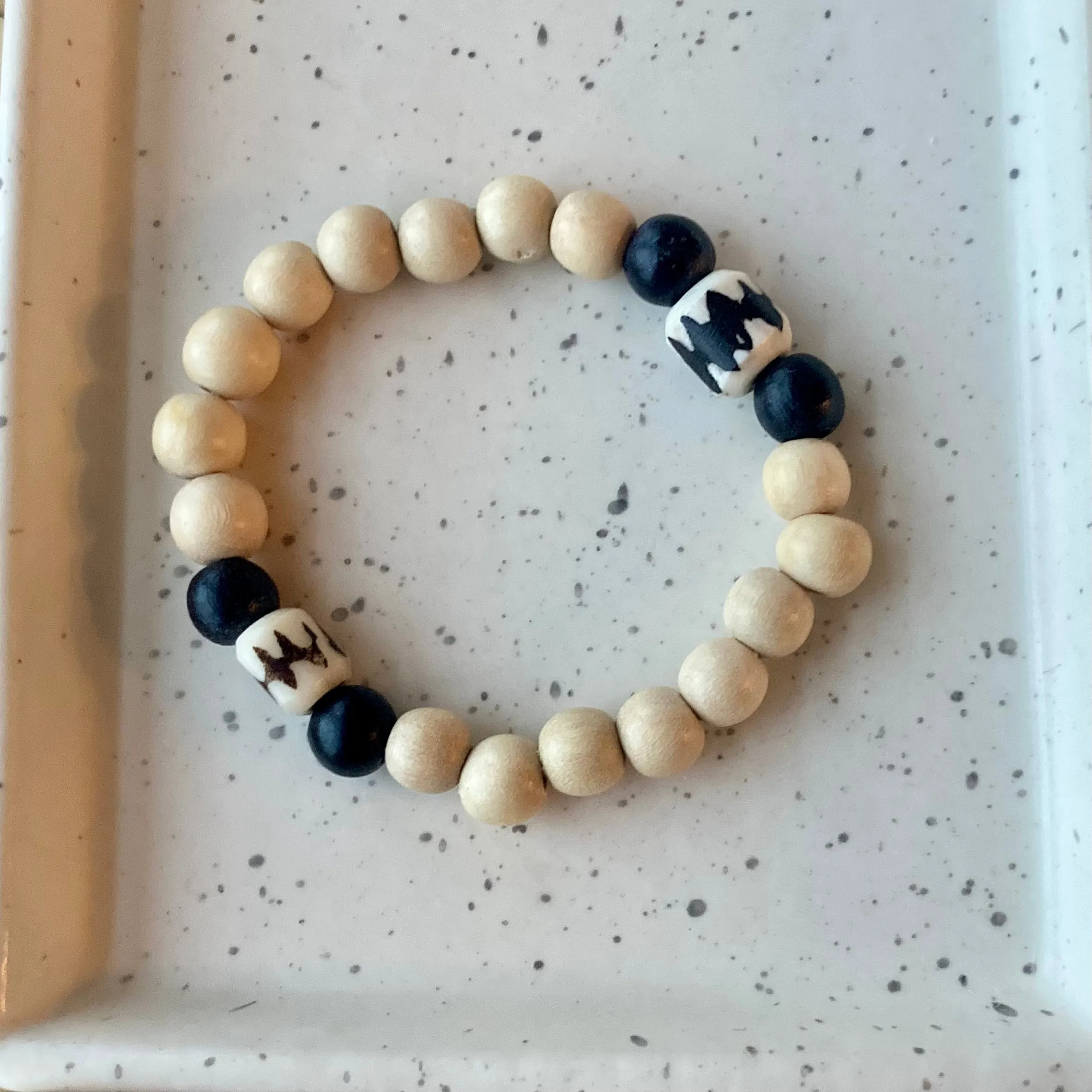 NEUTRAL WOODEN BRACELET