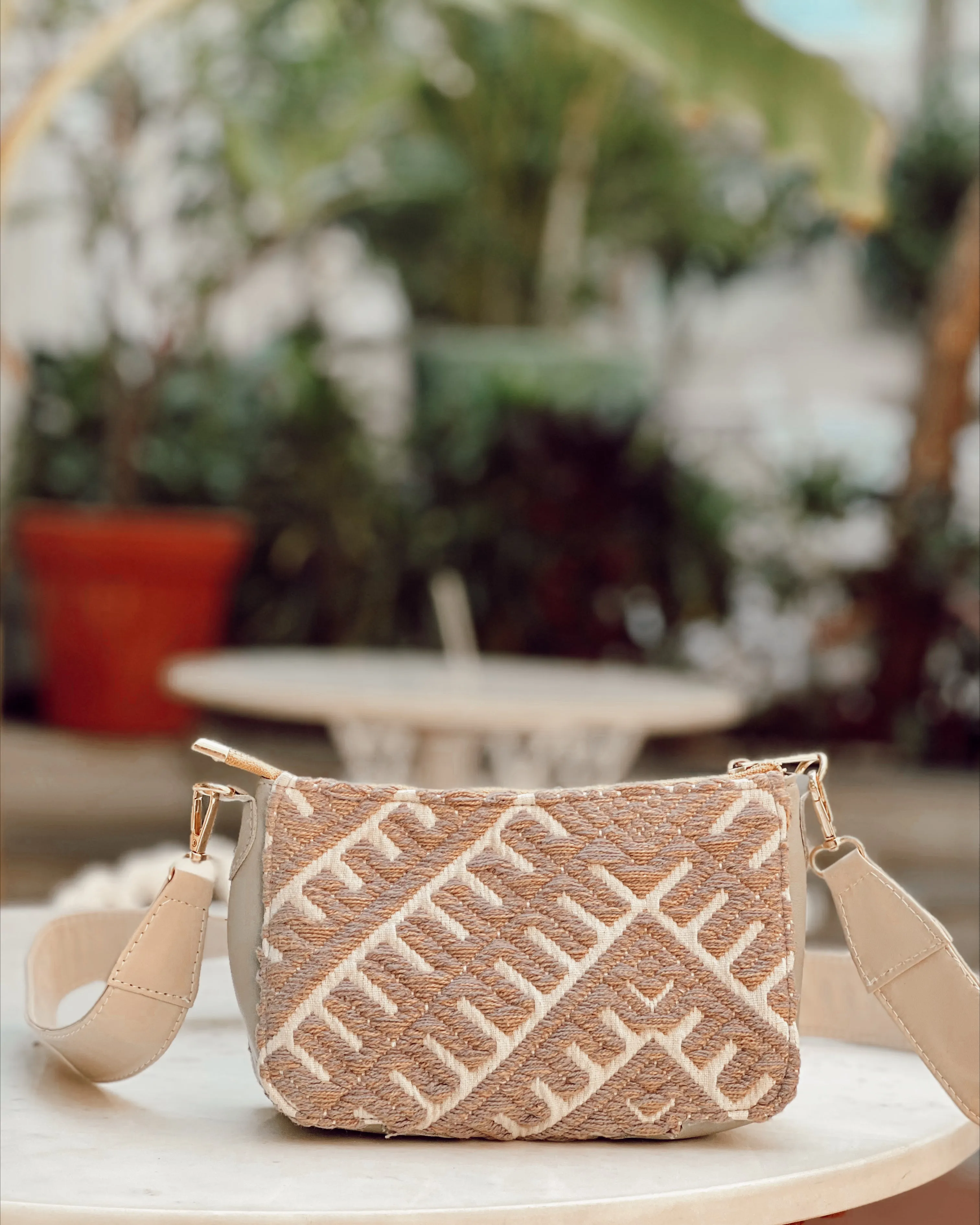 Oak Riviera Baguette Sling