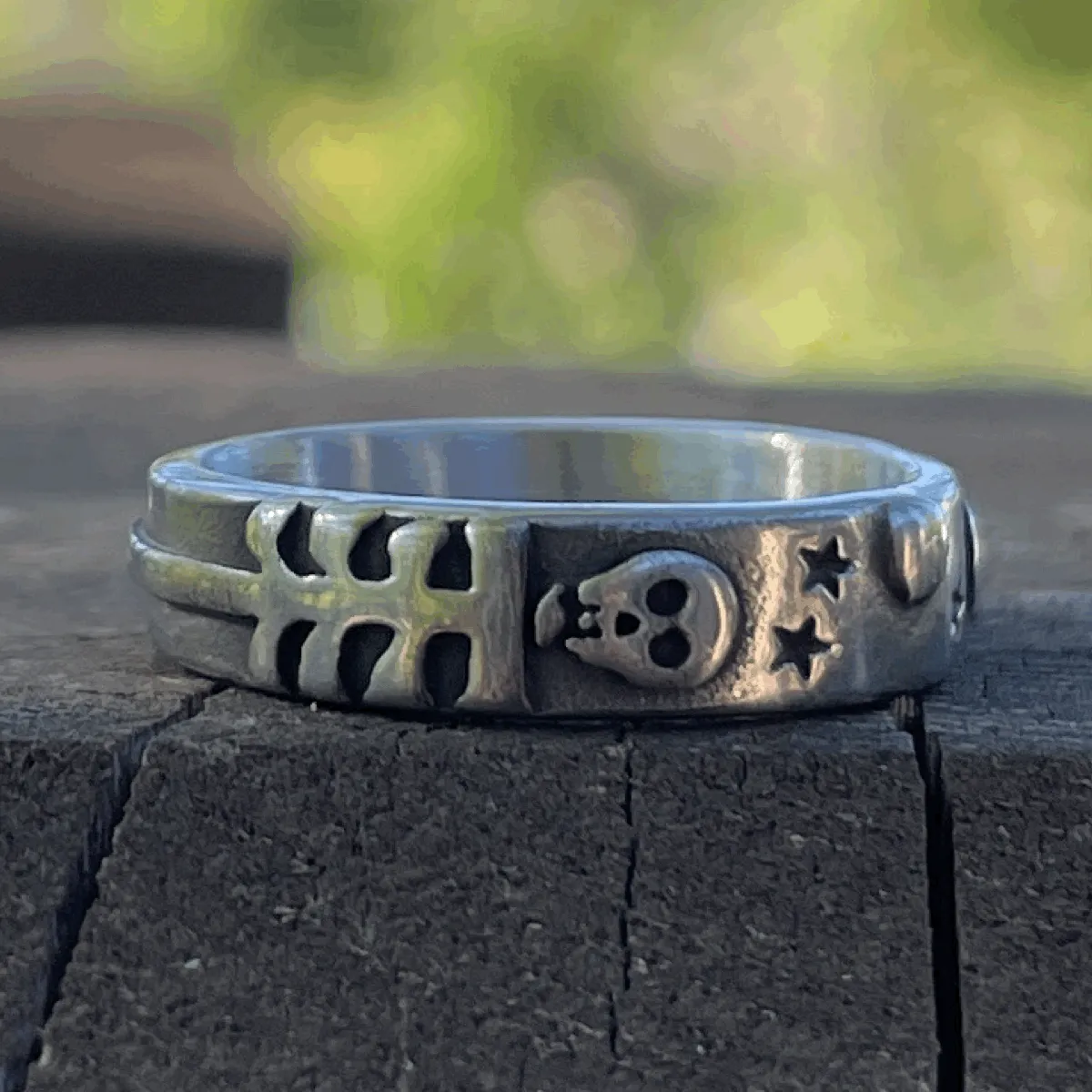 Old School Skull & Bones Band Ring (#c433)