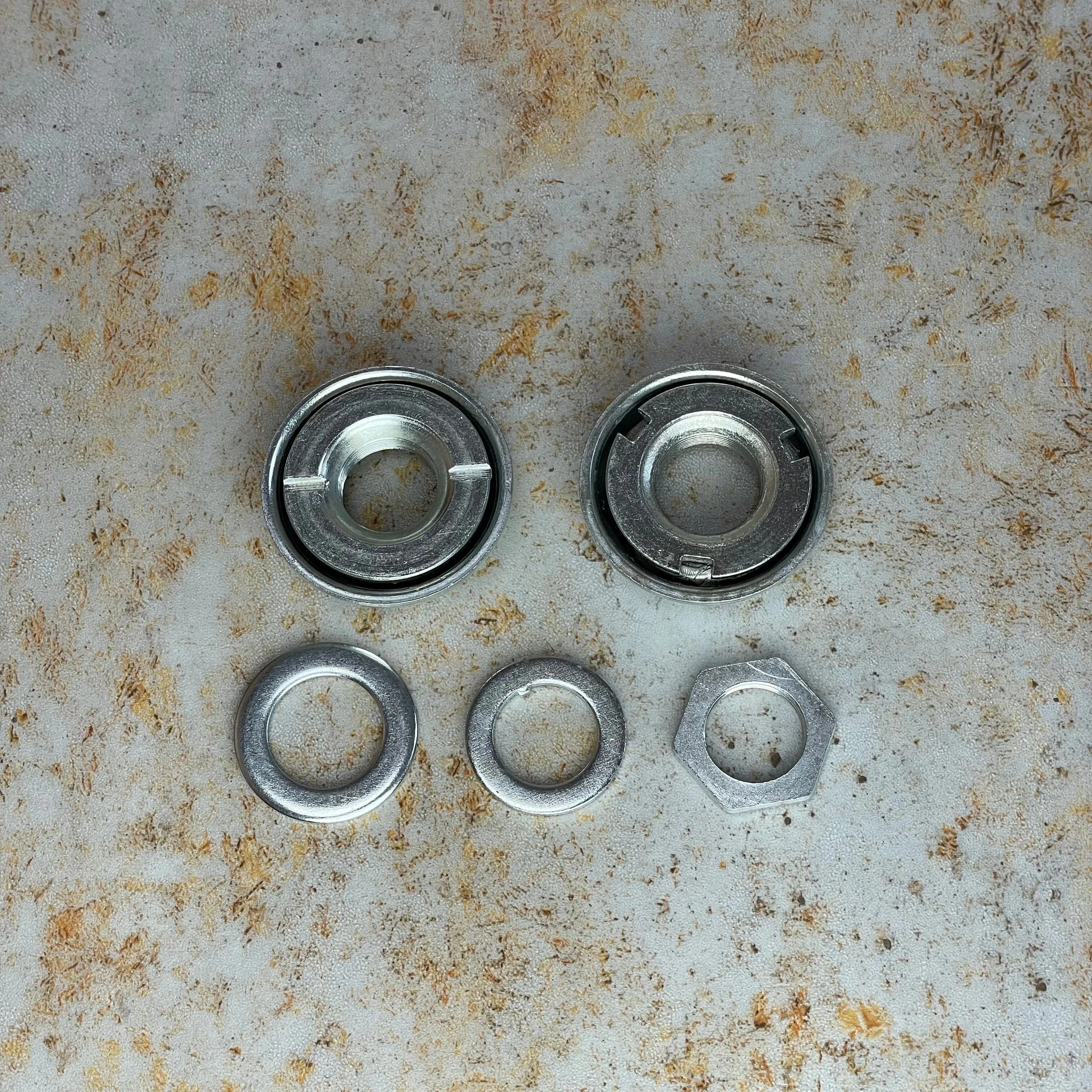 Oxford American Loose Ball Bottom Bracket Set for One Piece Cranks