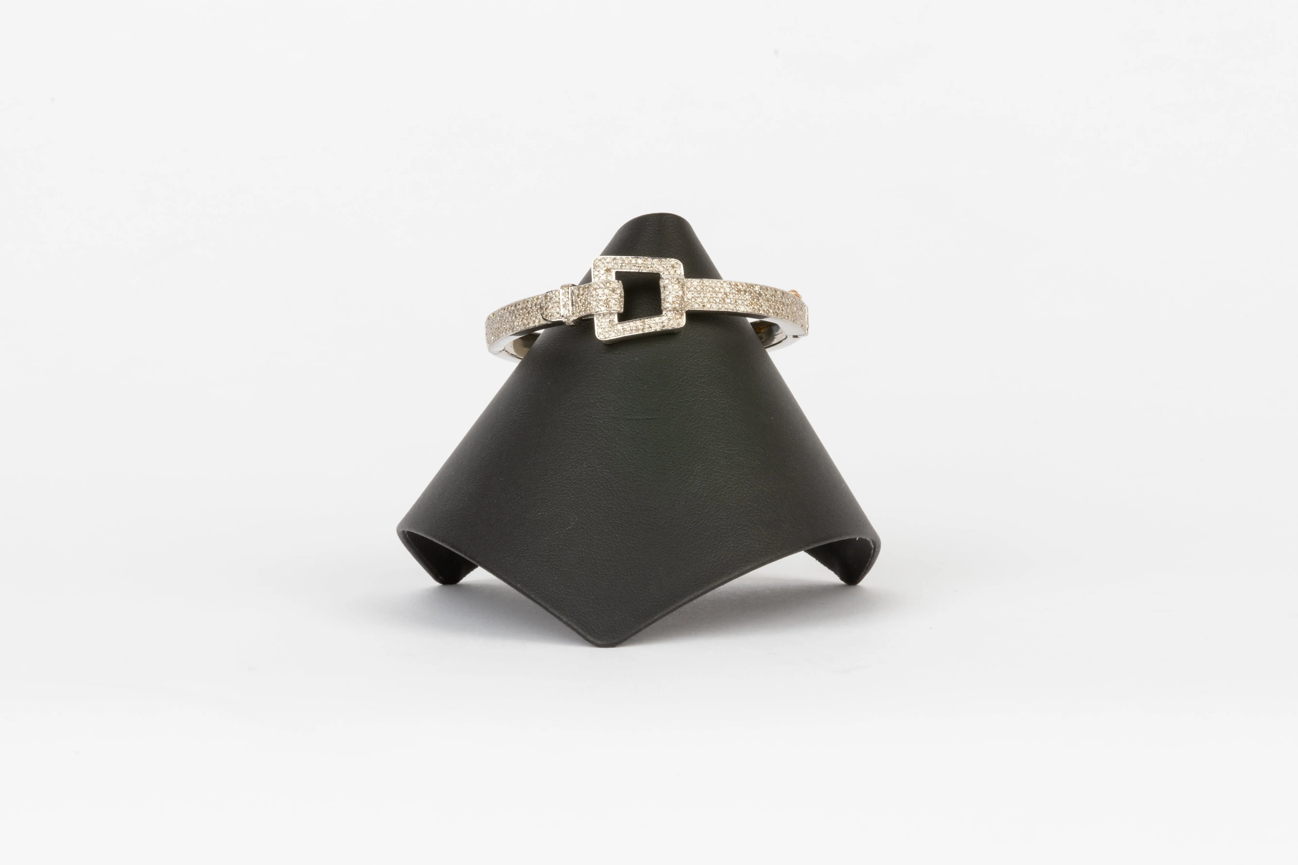 Pave Diamond Buckel Bracelet