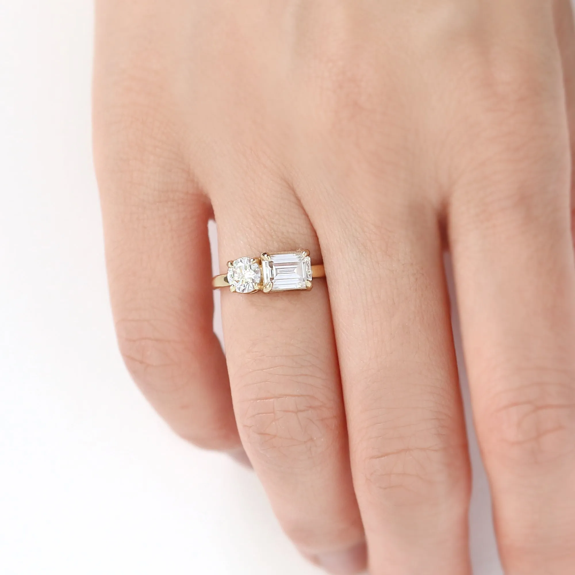 Pointe Toi Et Moi Ring