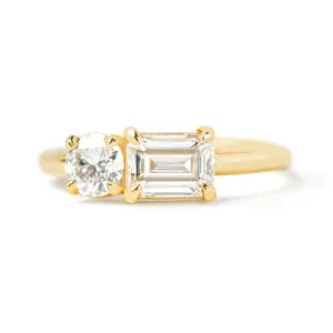 Pointe Toi Et Moi Ring