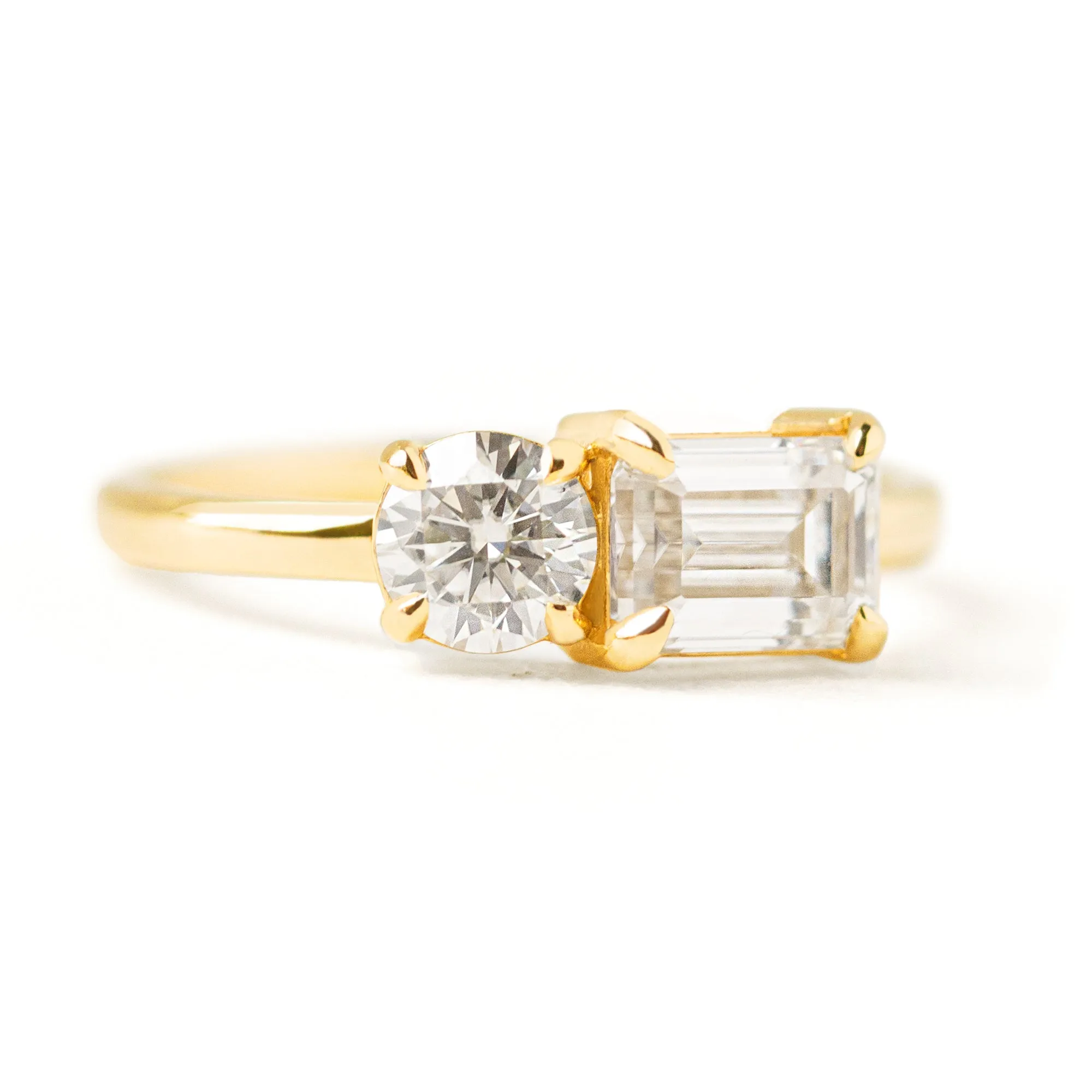 Pointe Toi Et Moi Ring