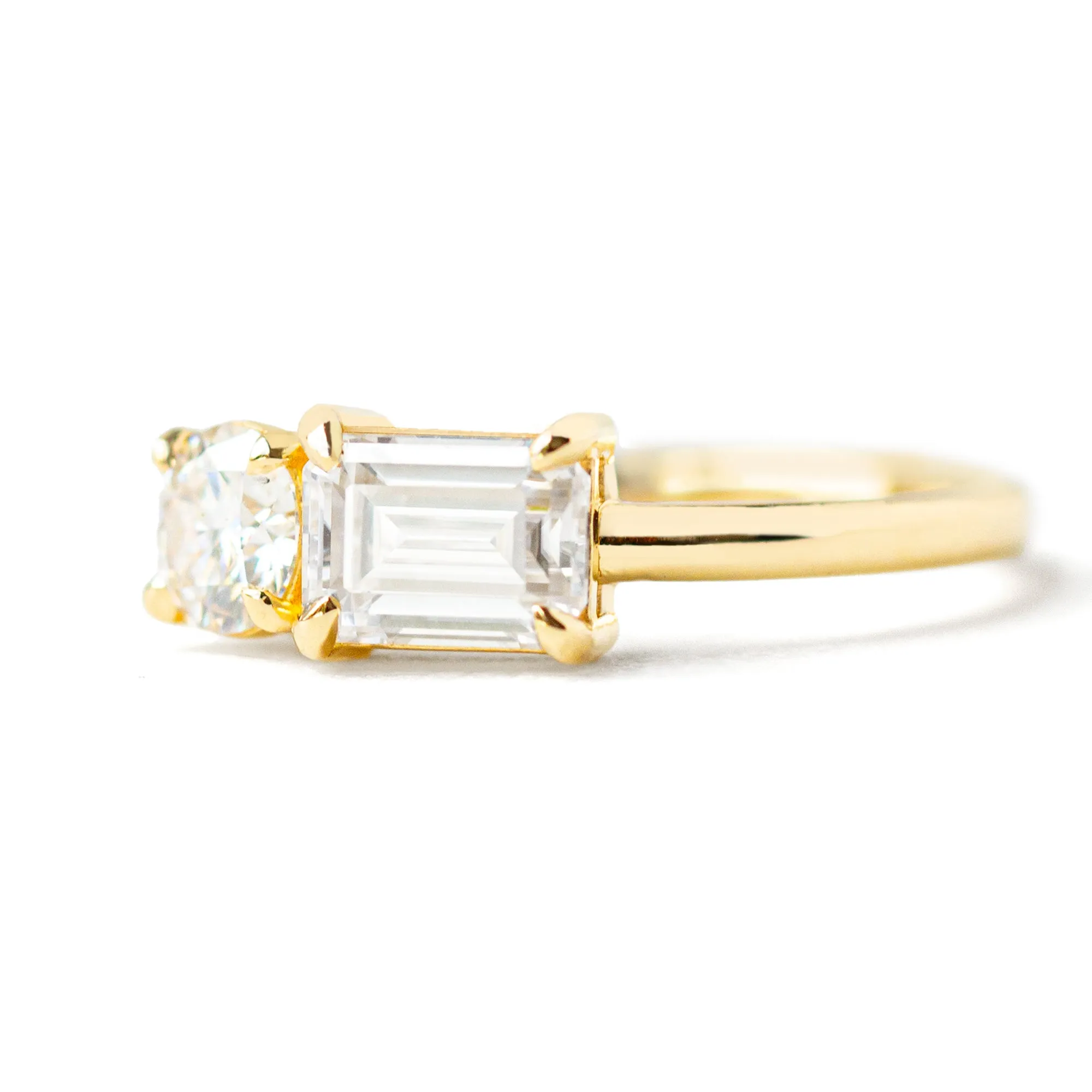 Pointe Toi Et Moi Ring