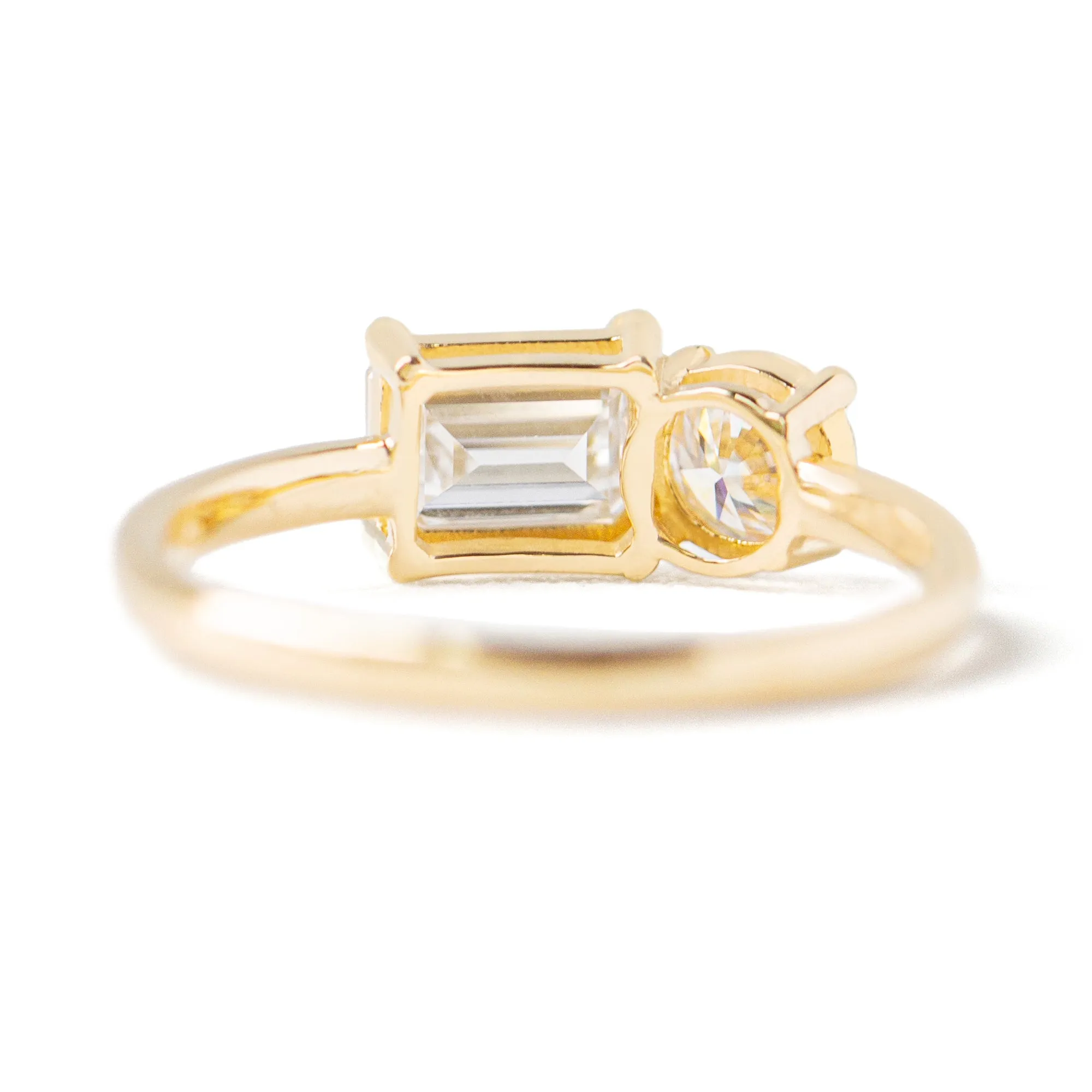 Pointe Toi Et Moi Ring