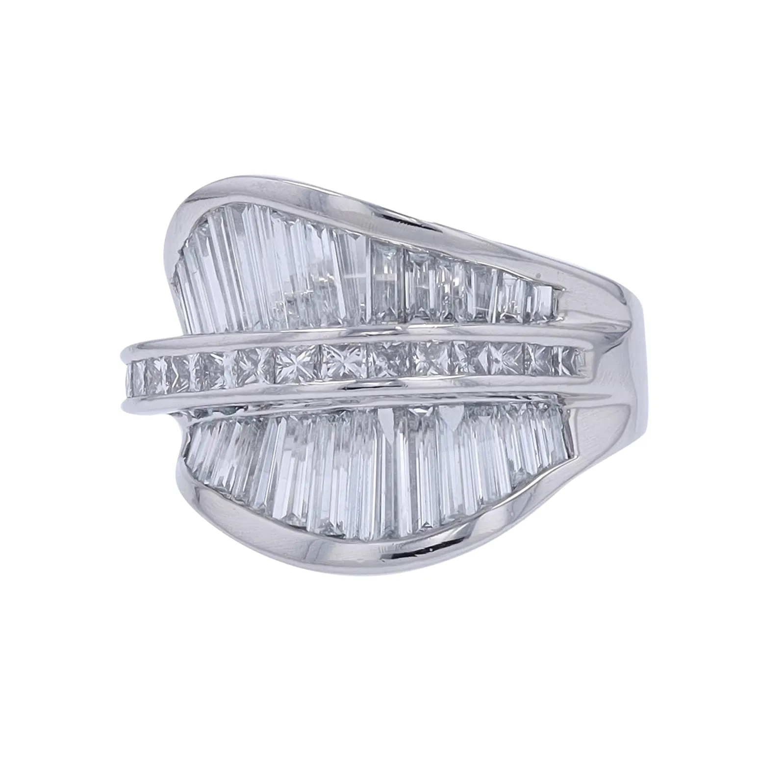 PT900 5.20 CTW Diamond Ring<p><strong>$3,299</p></strong>