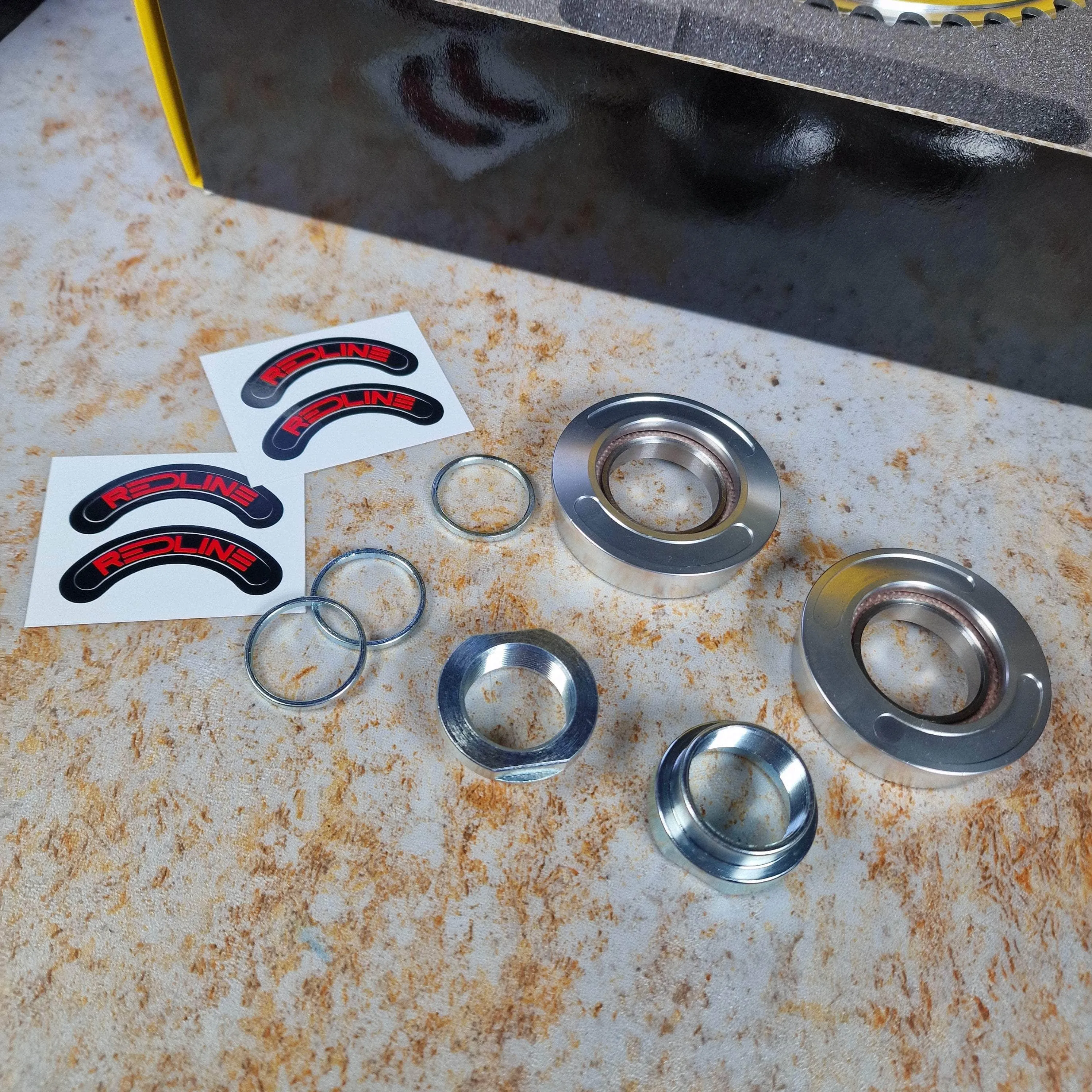 Redline 401 Single Pinch Flight Cranks with Techmatik BB