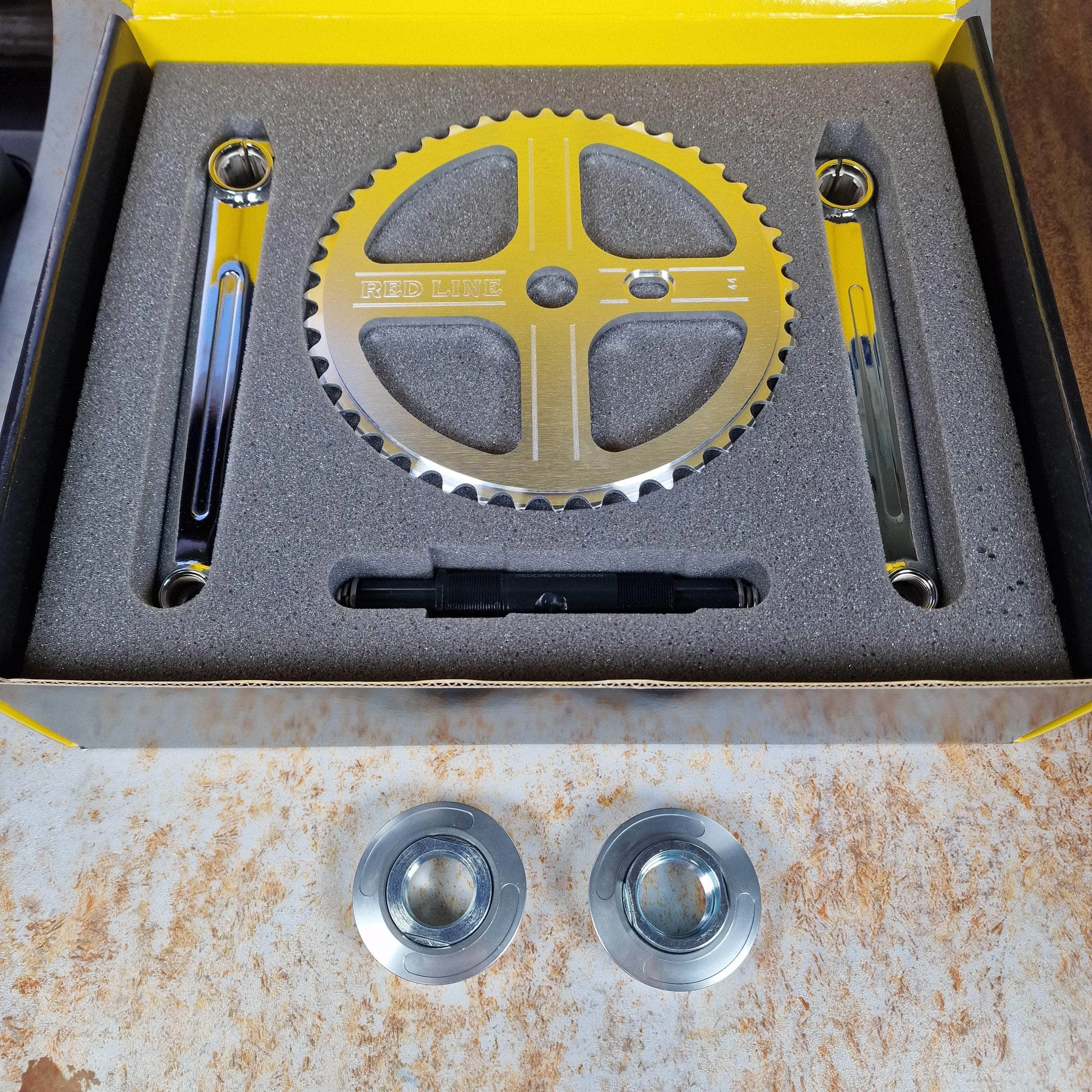 Redline 401 Single Pinch Flight Cranks with Techmatik BB