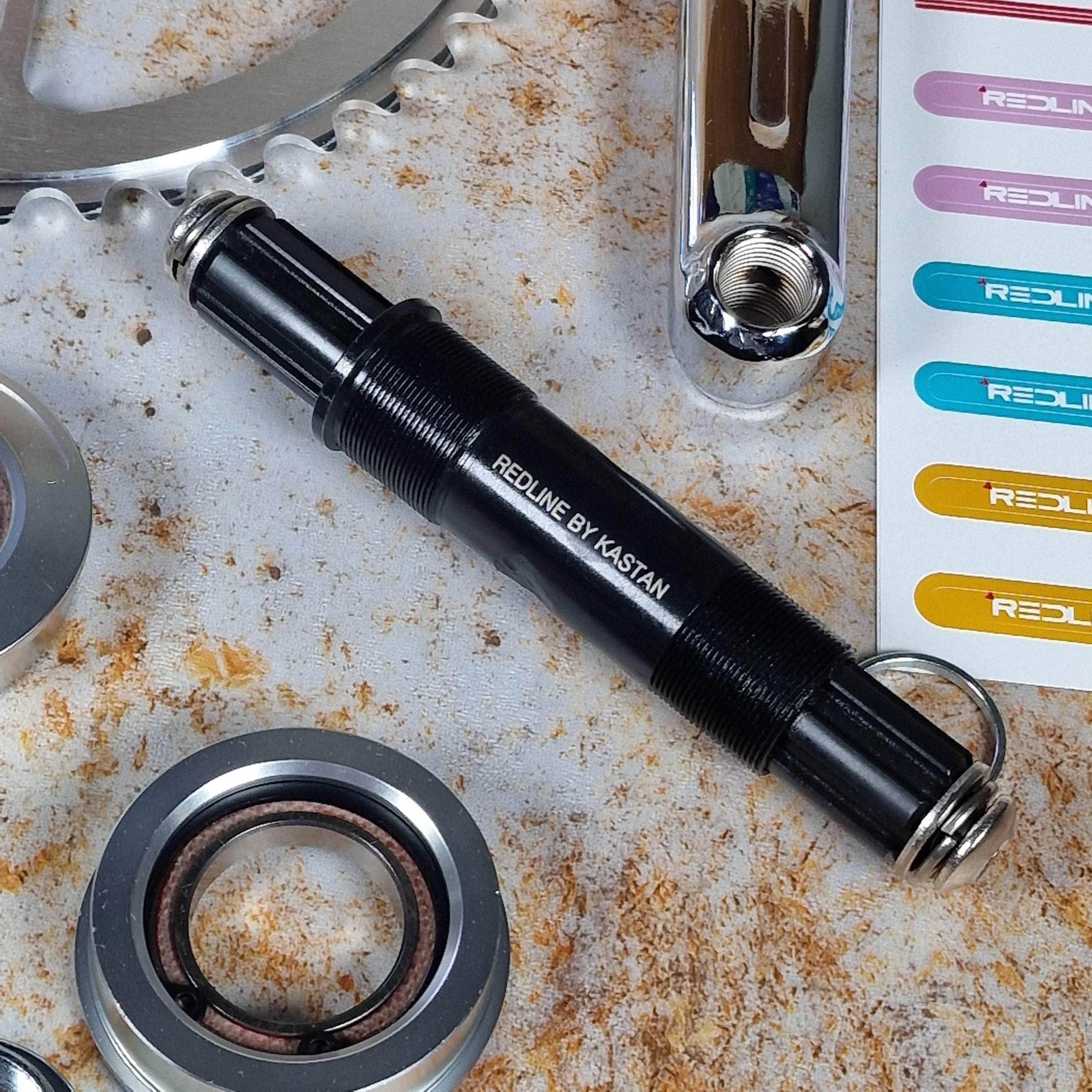 Redline 401 Single Pinch Flight Cranks with Techmatik BB