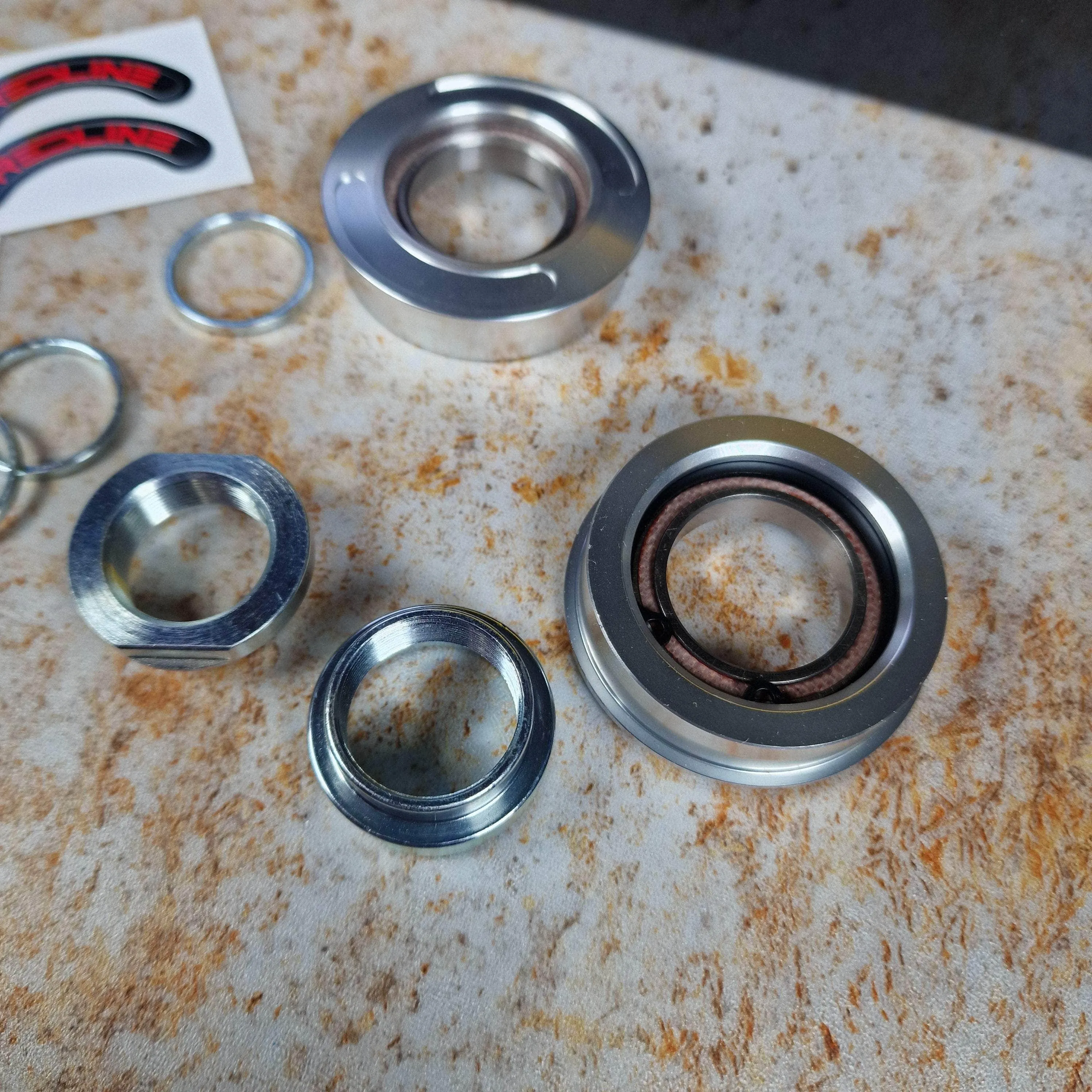 Redline 401 Single Pinch Flight Cranks with Techmatik BB